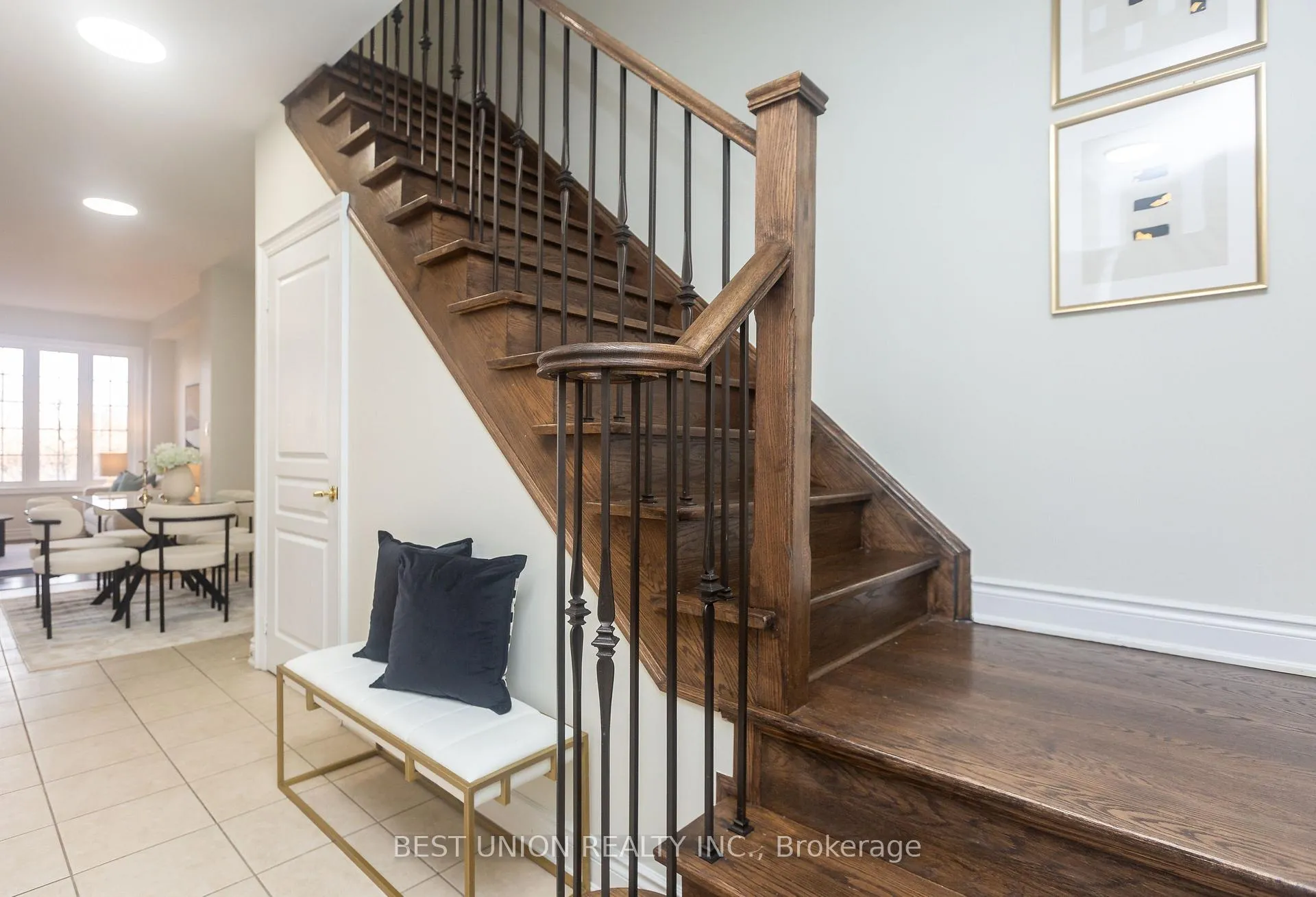 Photo 10 of 31 Bernbridge Road, Markham, Cedar Grove — HOMEH