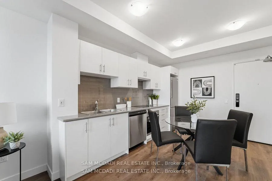 Photo 5 of Unit 1012, 461 Green Road, Hamilton, Lakeshore — HOMEH