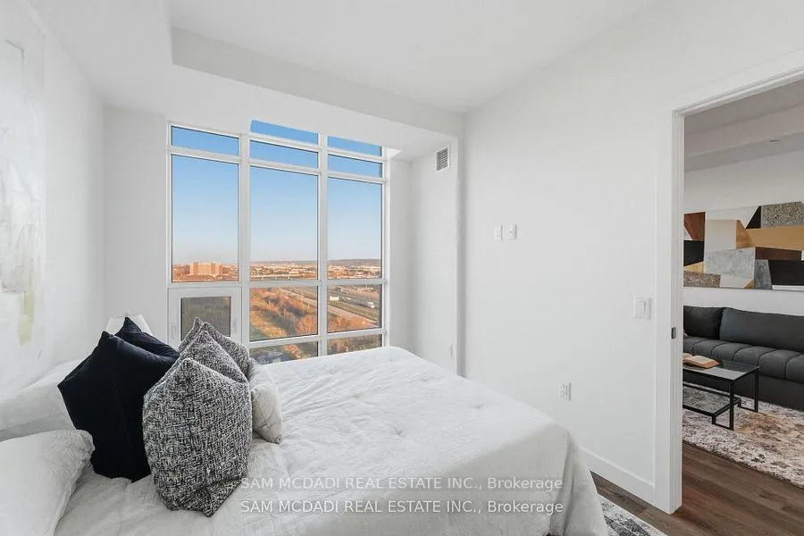 Photo 15 of Unit 1012, 461 Green Road, Hamilton, Lakeshore — HOMEH