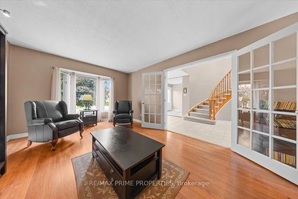 Photo 7 of 556 Falwyn Crescent, Ottawa, Fallingbrook/Ridgemount — HOMEH