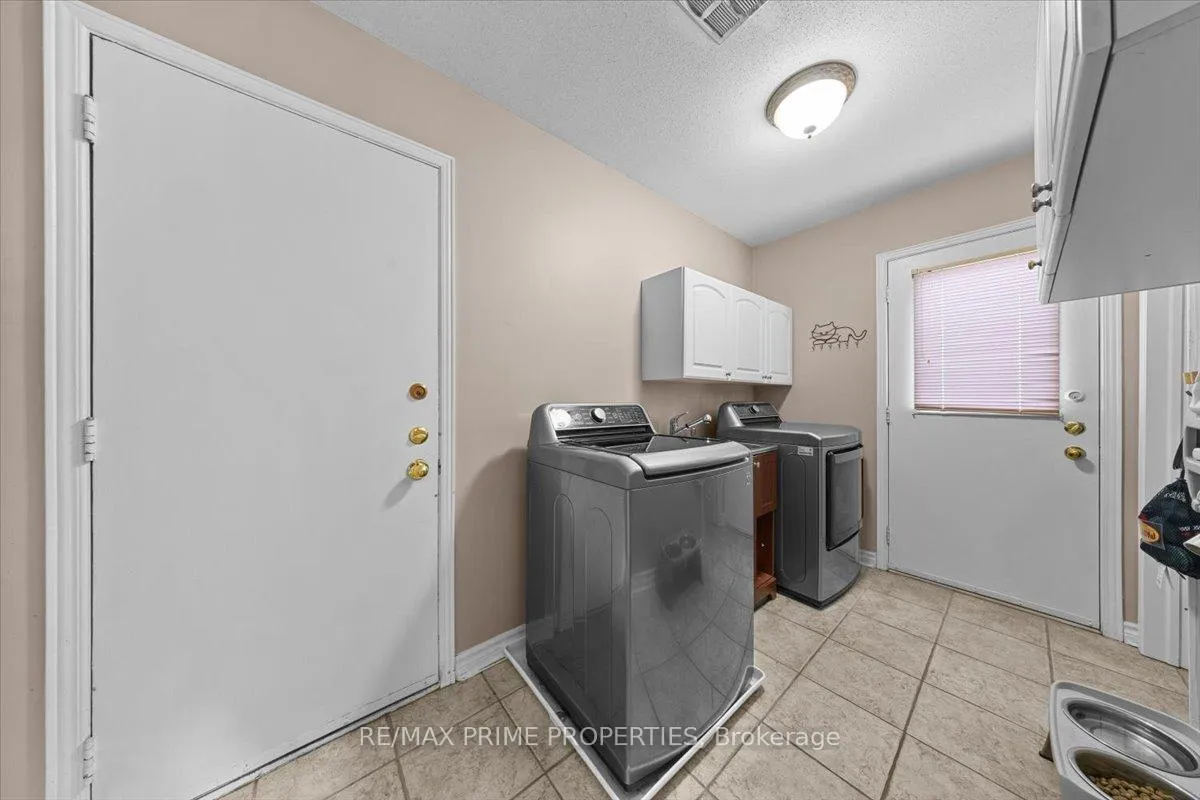 Photo 24 of 556 Falwyn Crescent, Ottawa, Fallingbrook/Ridgemount — HOMEH