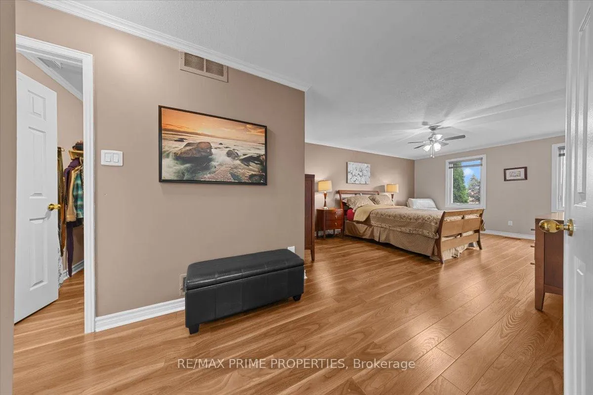 Photo 27 of 556 Falwyn Crescent, Ottawa, Fallingbrook/Ridgemount — HOMEH