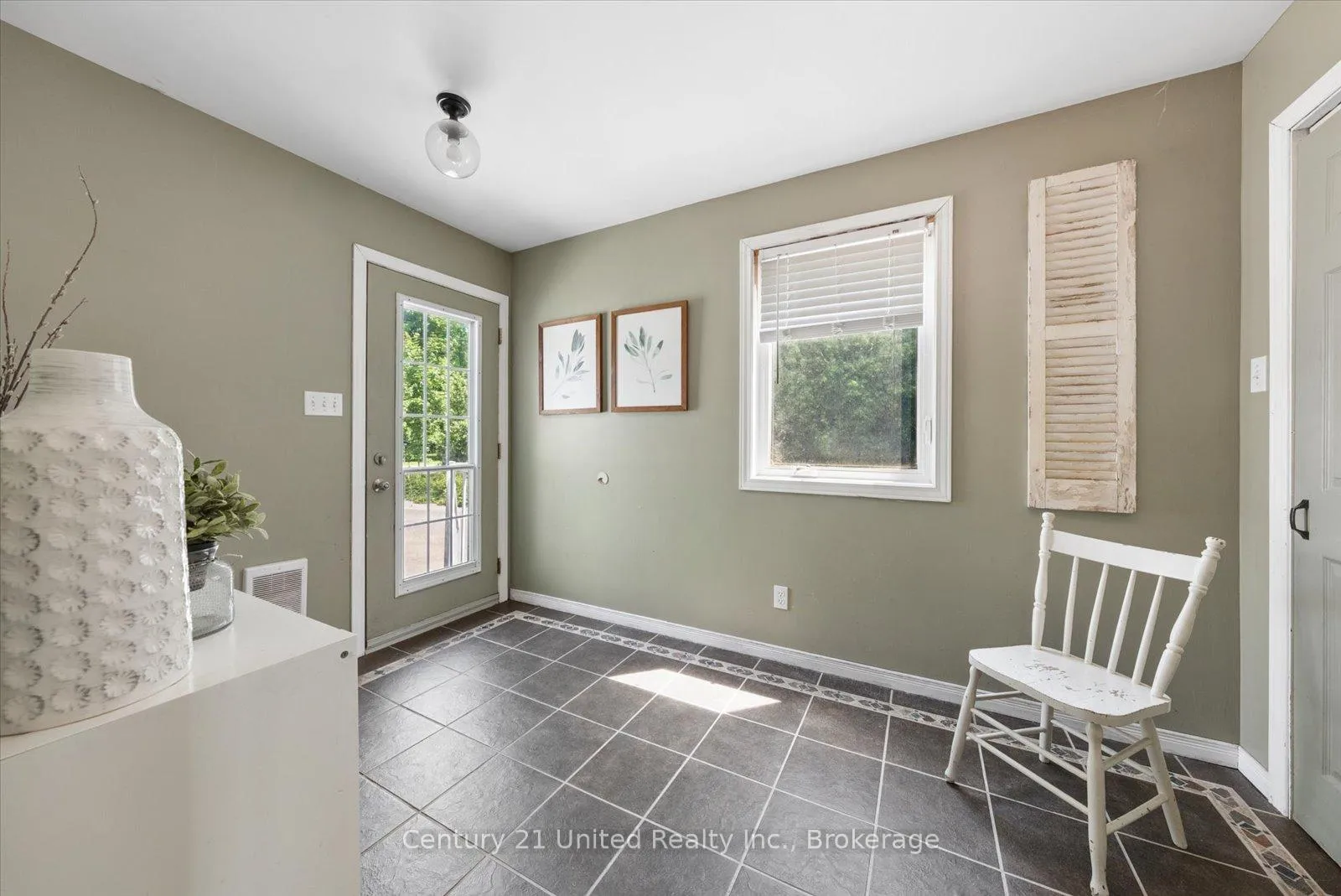 Photo 4 of 1507 Cedar Valley Road, Cavan Monaghan, Cavan Twp — HOMEH