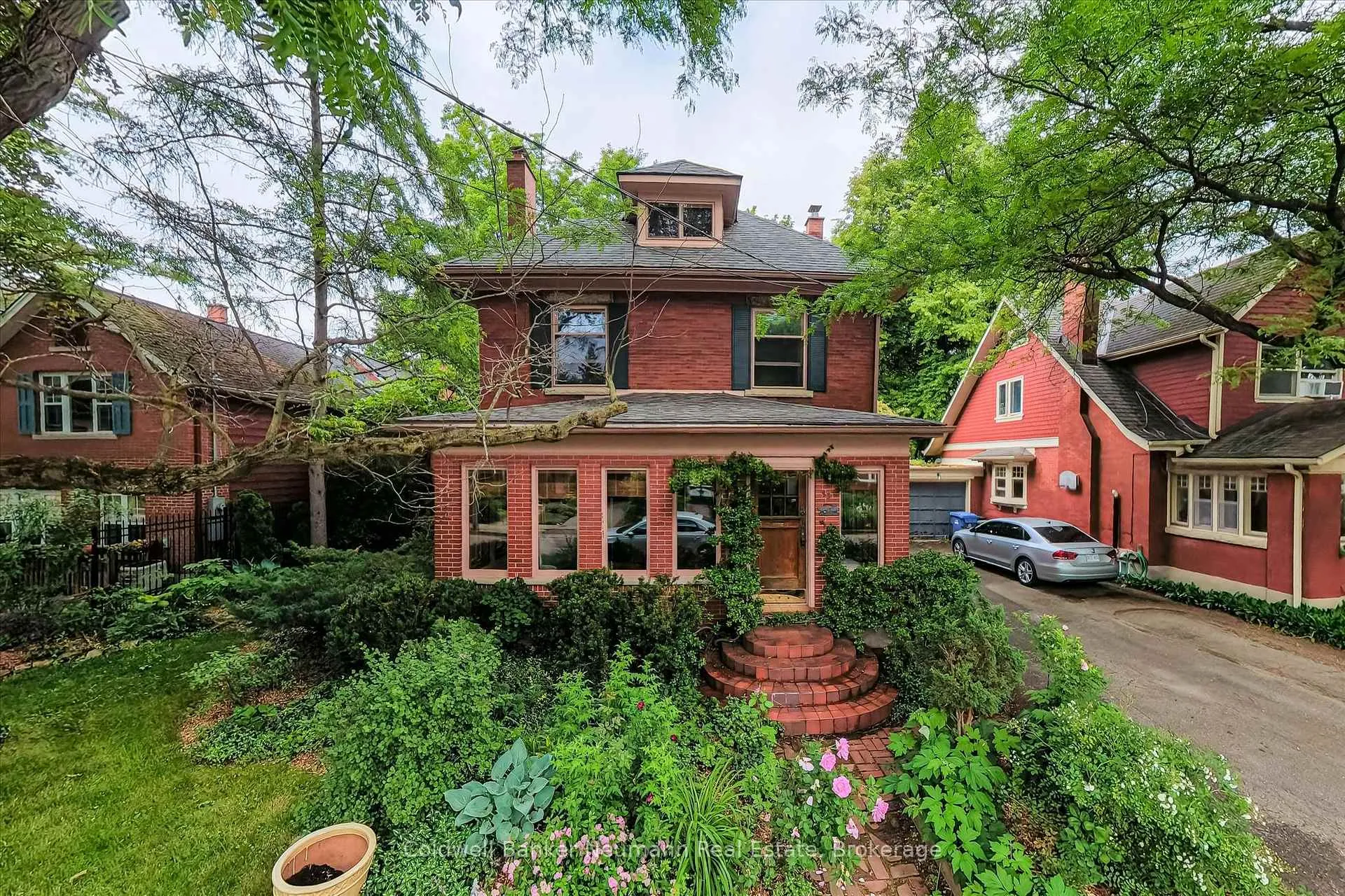 Photo 1 of 53 Hillcrest Drive, Guelph, St. George's — HOMEH