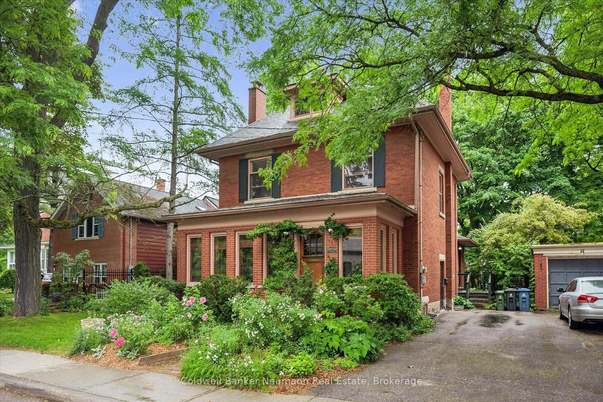 Photo 3 of 53 Hillcrest Drive, Guelph, St. George's — HOMEH