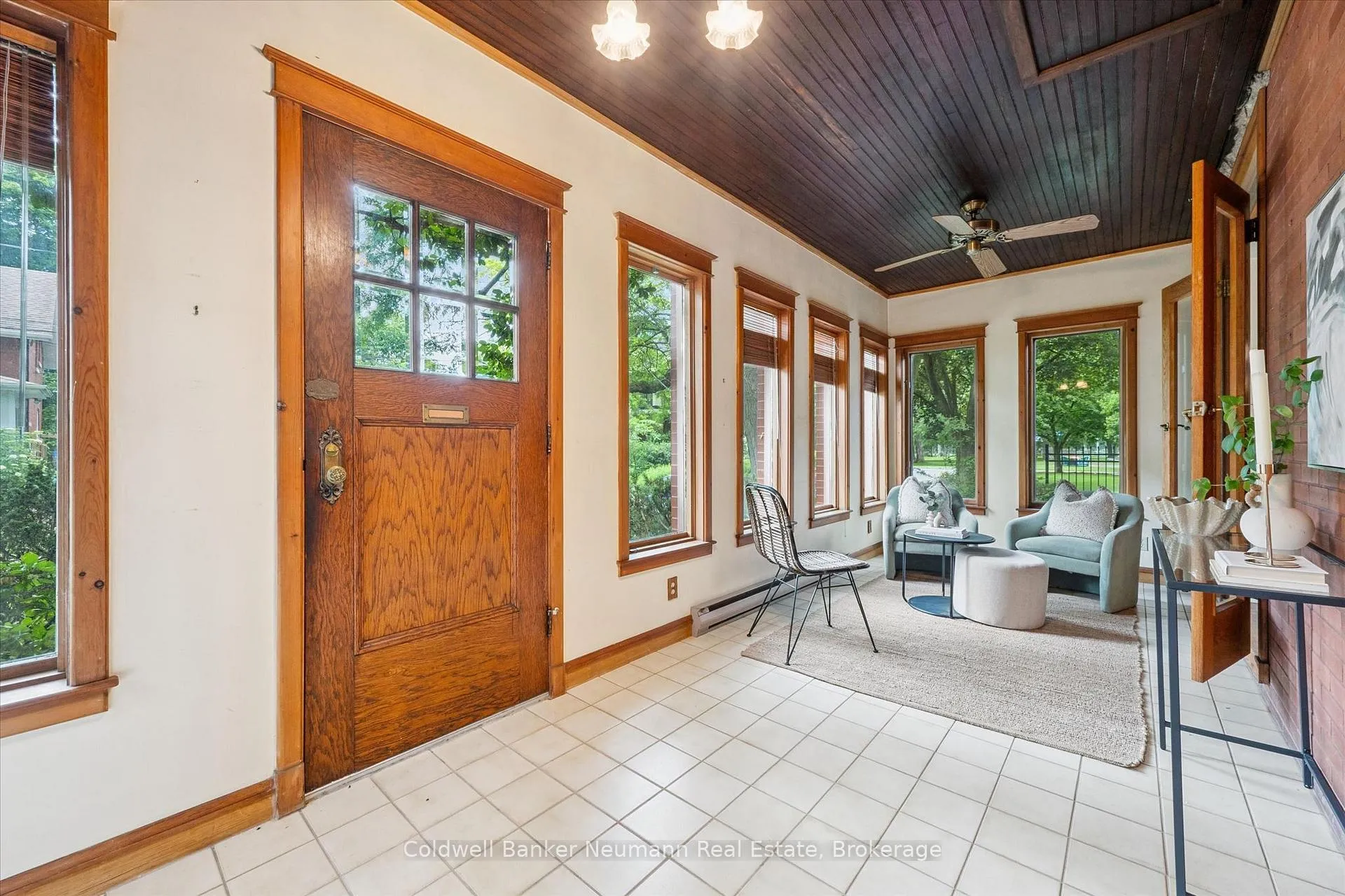 Photo 5 of 53 Hillcrest Drive, Guelph, St. George's — HOMEH