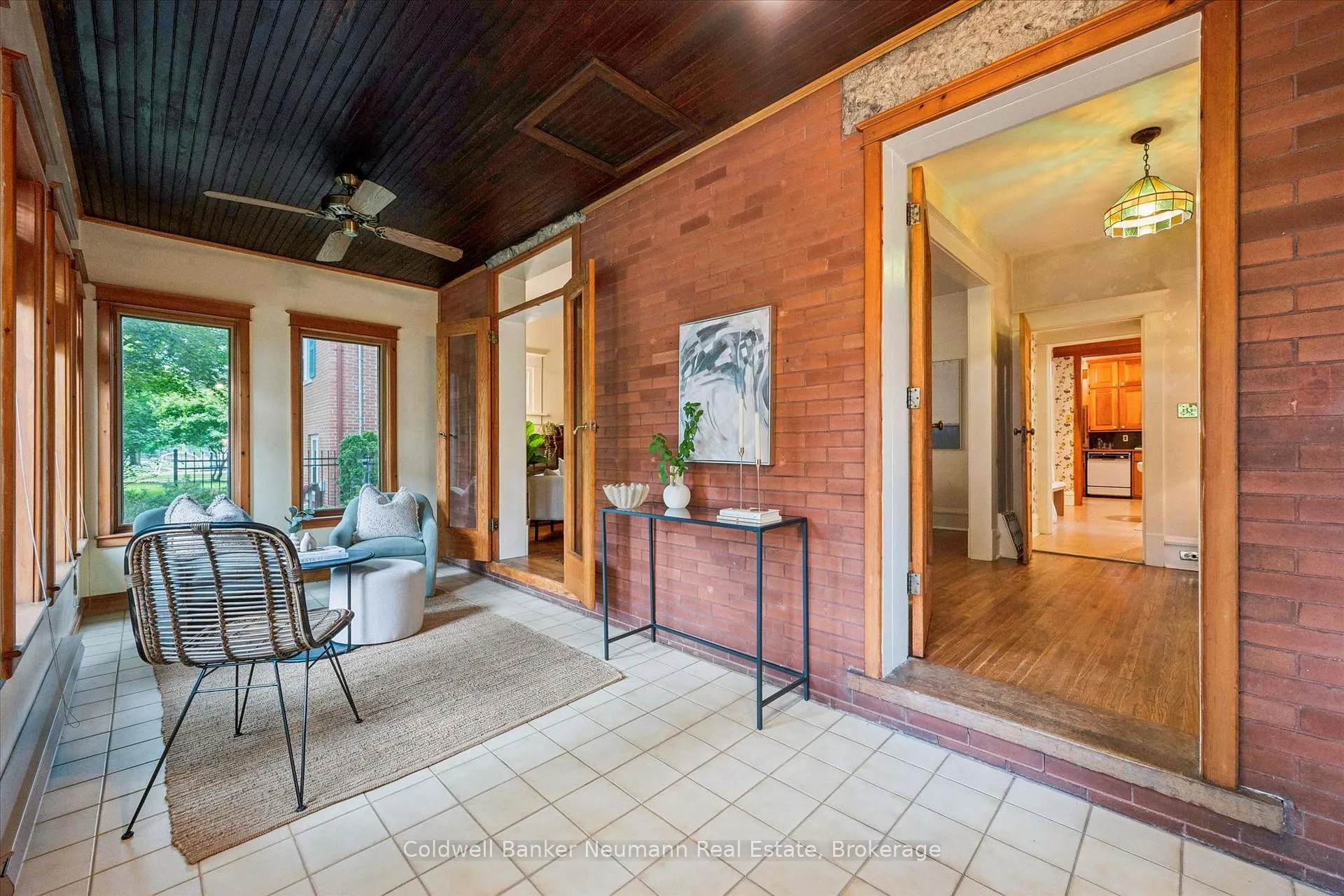 Photo 6 of 53 Hillcrest Drive, Guelph, St. George's — HOMEH