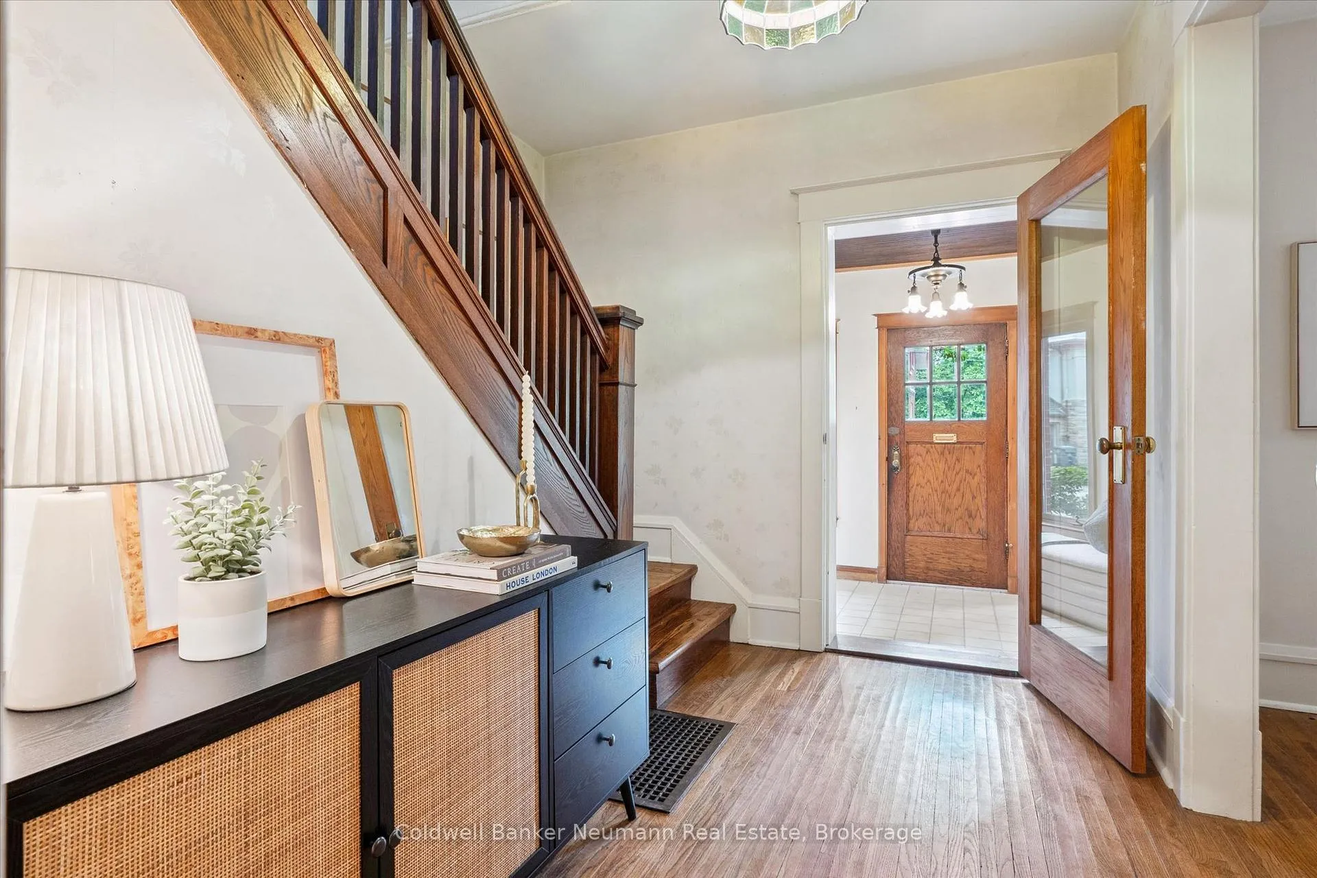 Photo 7 of 53 Hillcrest Drive, Guelph, St. George's — HOMEH