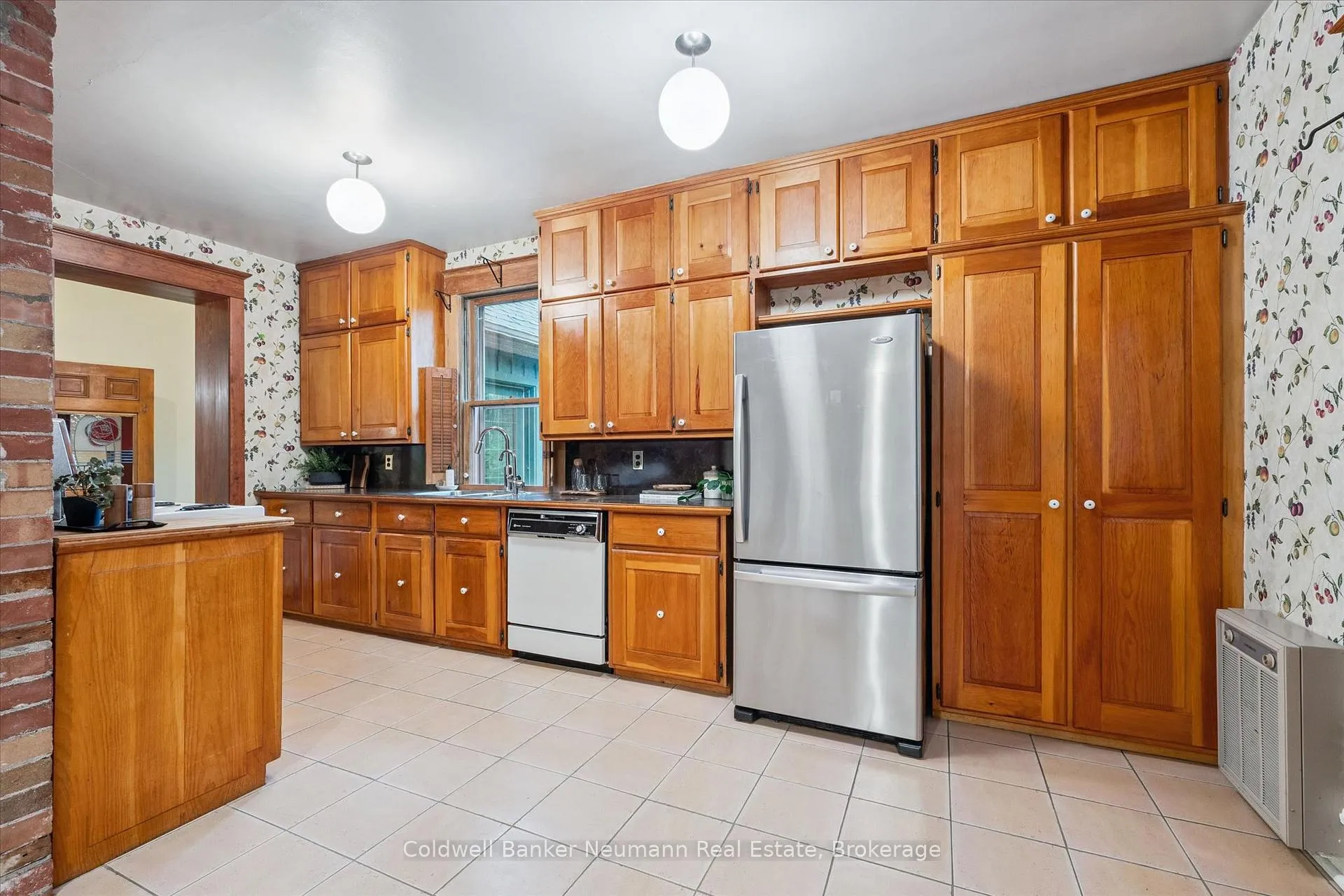 Photo 14 of 53 Hillcrest Drive, Guelph, St. George's — HOMEH