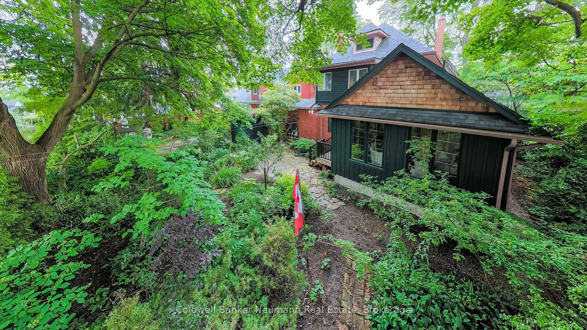 Photo 42 of 53 Hillcrest Drive, Guelph, St. George's — HOMEH