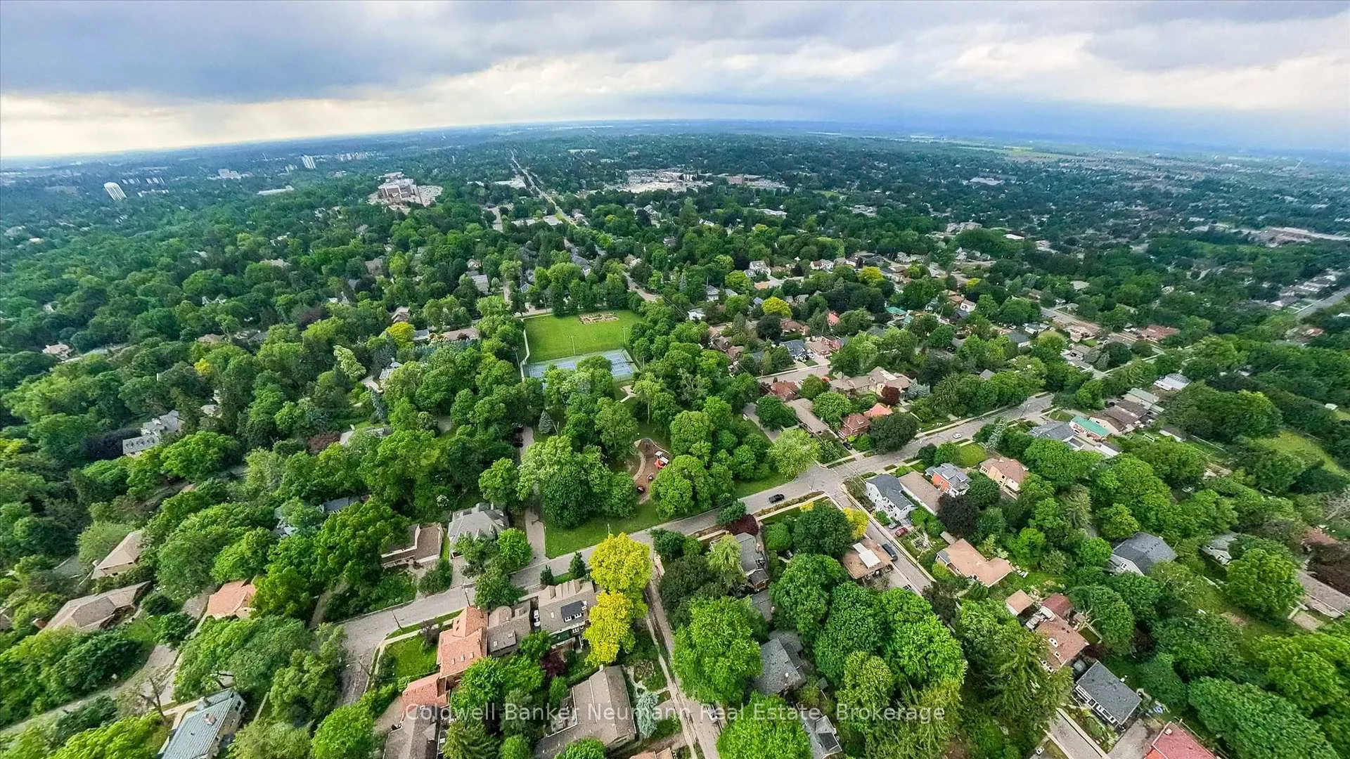 Photo 44 of 53 Hillcrest Drive, Guelph, St. George's — HOMEH