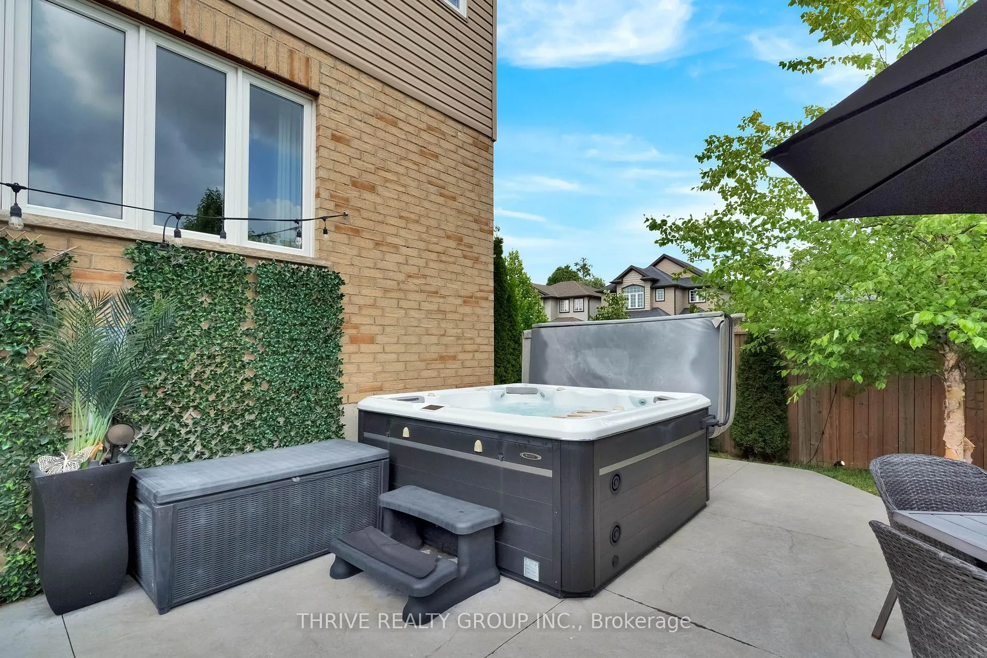 Photo 39 of 1903 Jubilee Crescent, London, North E — HOMEH