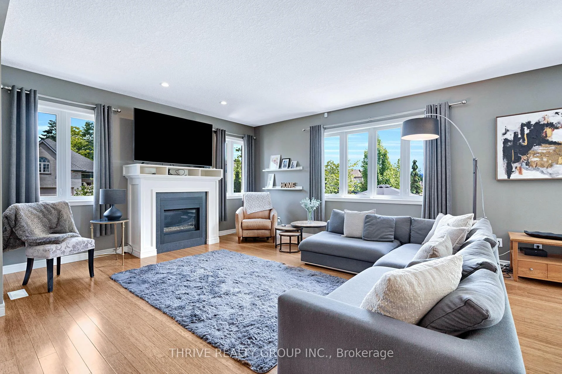 Photo 10 of 1903 Jubilee Crescent, London, North E — HOMEH