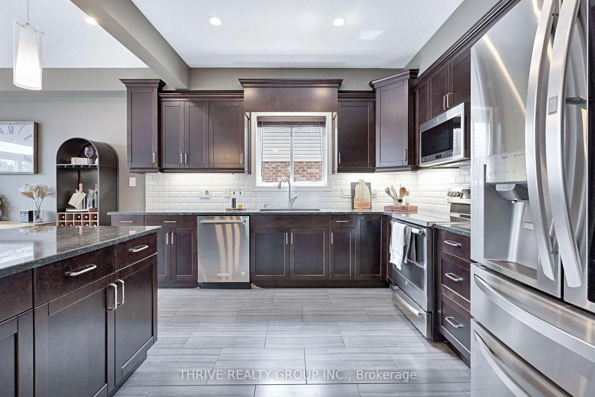 Photo 16 of 1903 Jubilee Crescent, London, North E — HOMEH