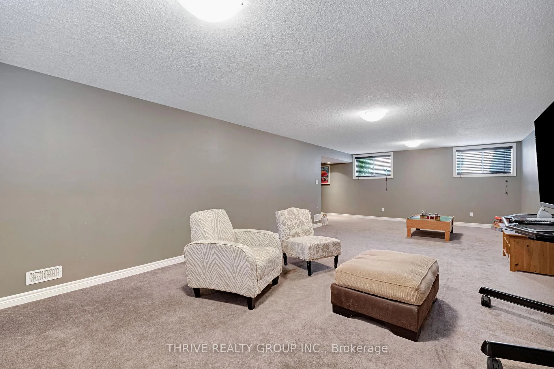 Photo 47 of 1903 Jubilee Crescent, London, North E — HOMEH