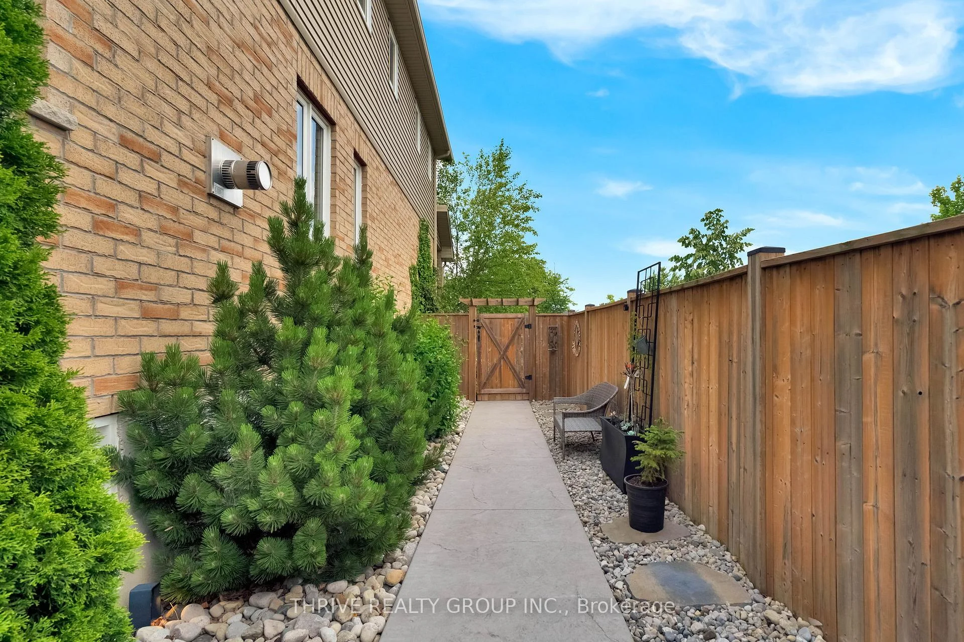 Photo 64 of 1903 Jubilee Crescent, London, North E — HOMEH
