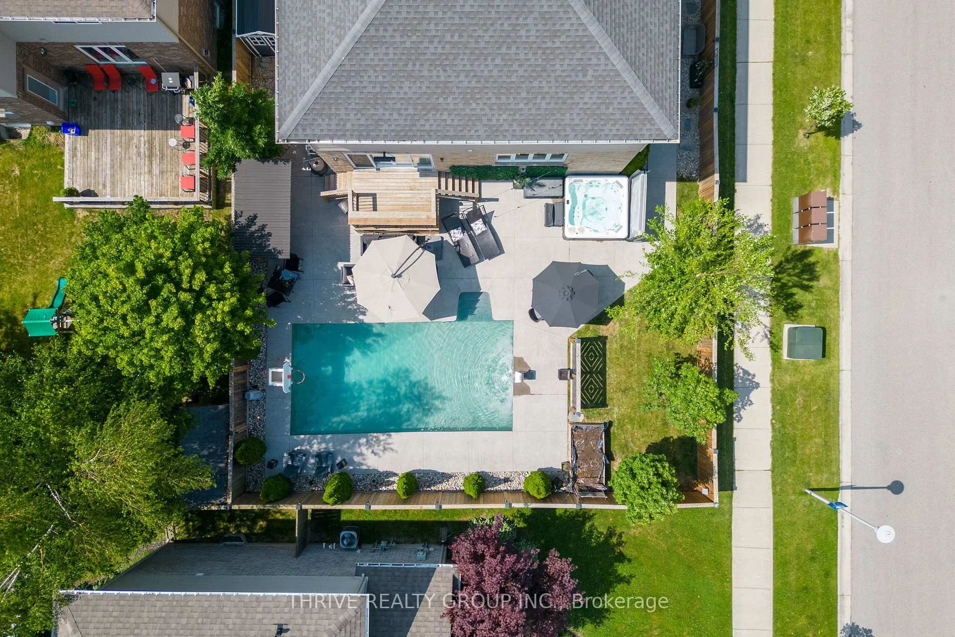 Photo 85 of 1903 Jubilee Crescent, London, North E — HOMEH
