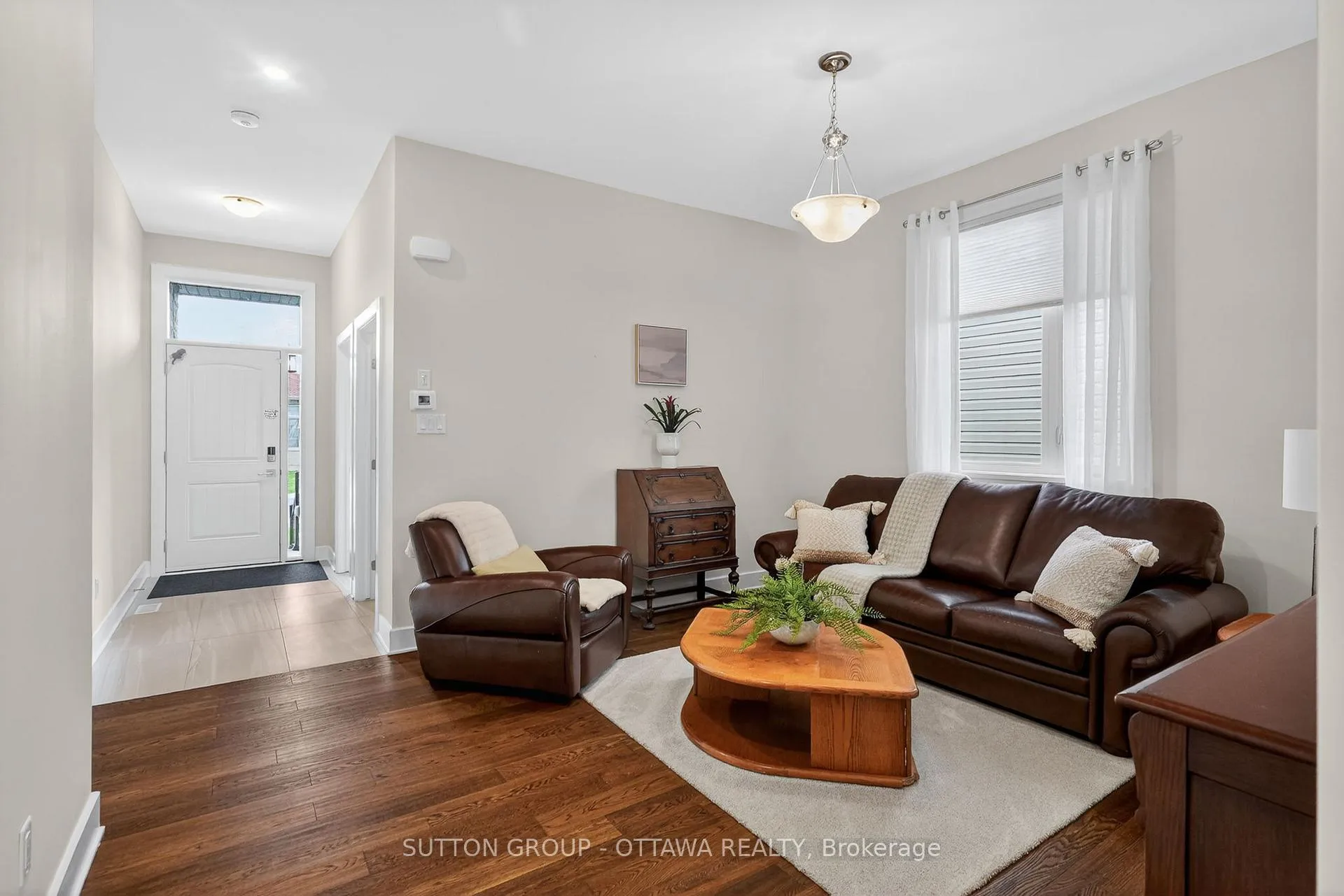 Photo 6 of 105 Dunlop Road, Carleton Place, Carleton Place — HOMEH