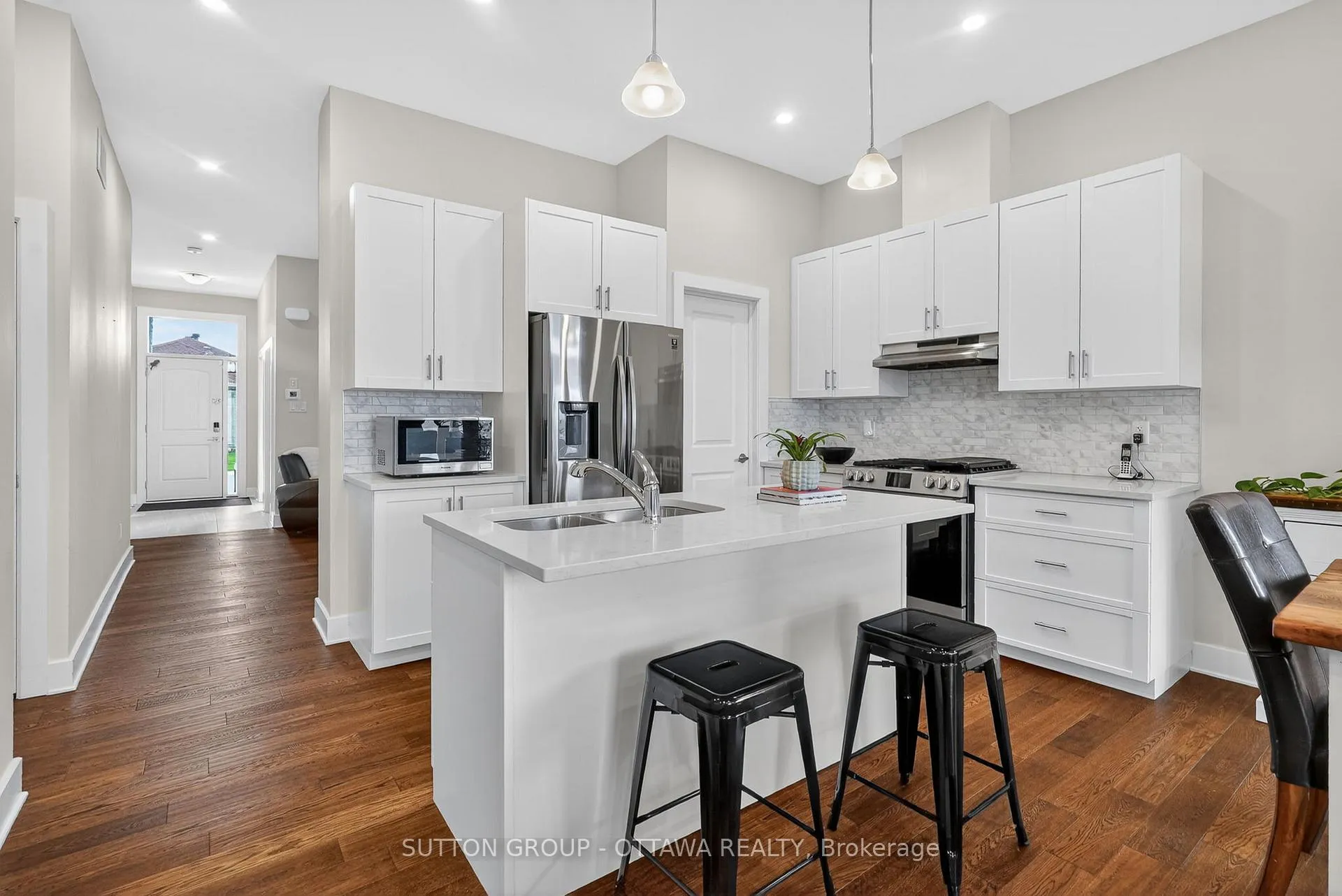 Photo 9 of 105 Dunlop Road, Carleton Place, Carleton Place — HOMEH