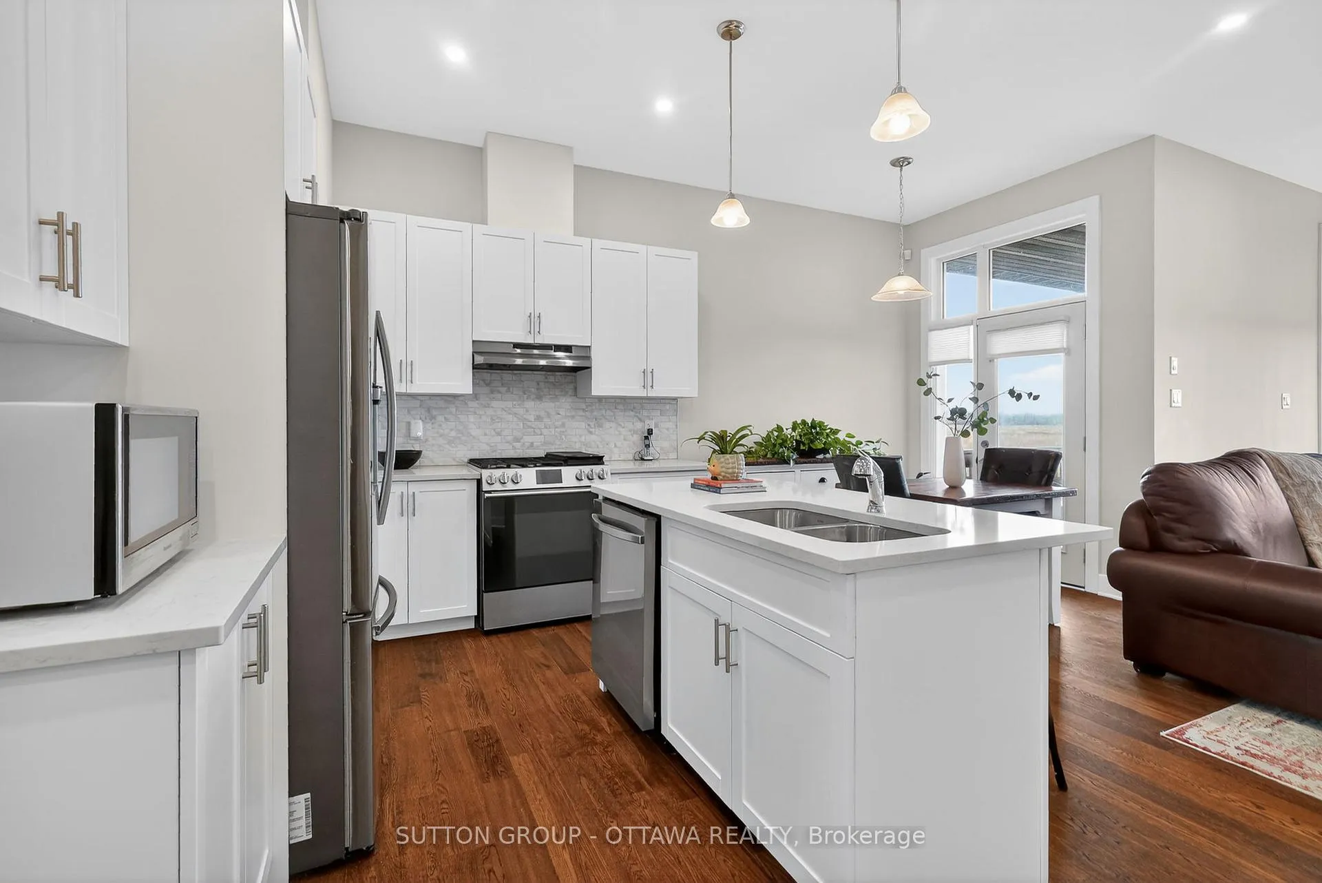 Photo 10 of 105 Dunlop Road, Carleton Place, Carleton Place — HOMEH
