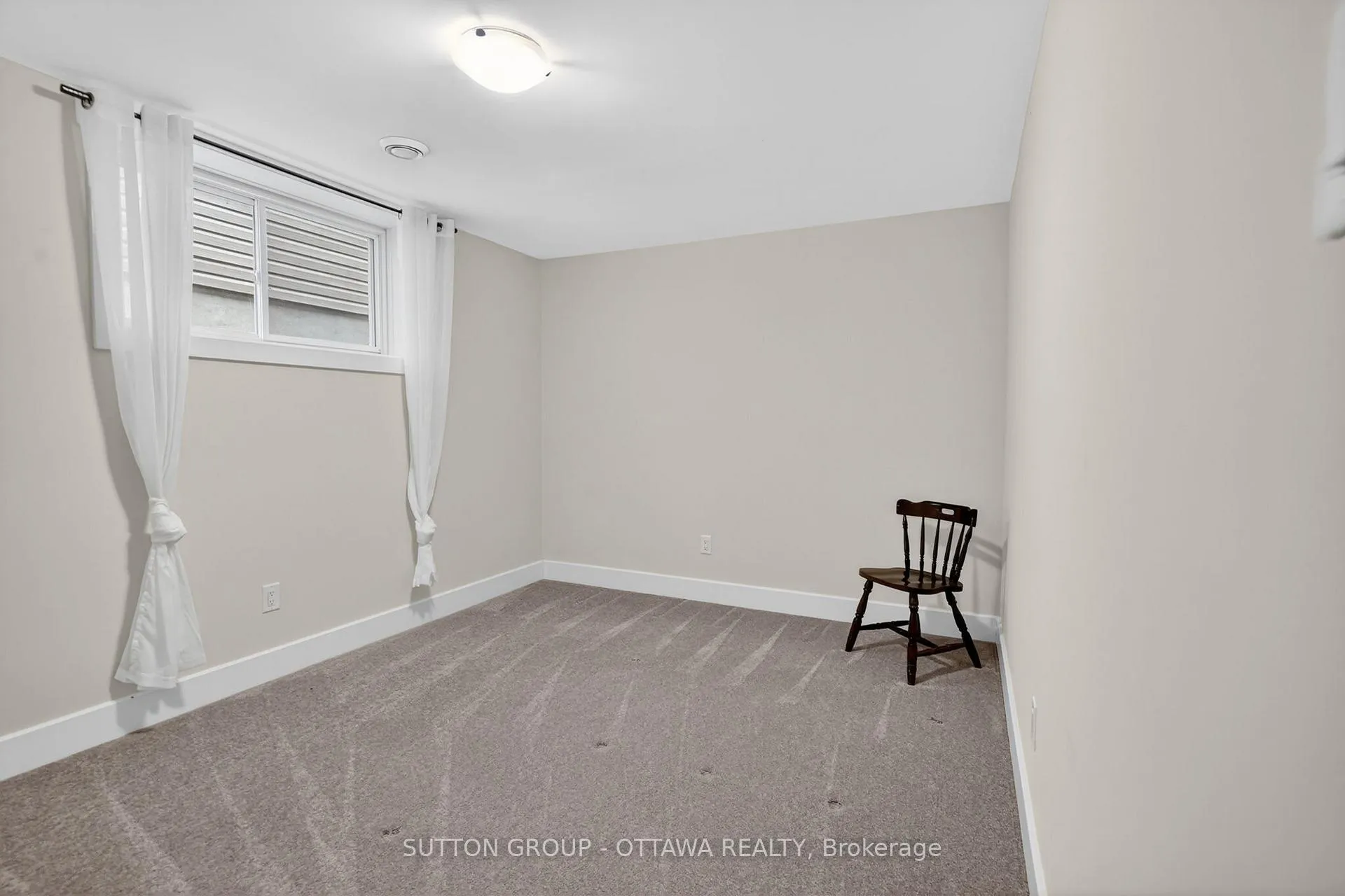 Photo 25 of 105 Dunlop Road, Carleton Place, Carleton Place — HOMEH