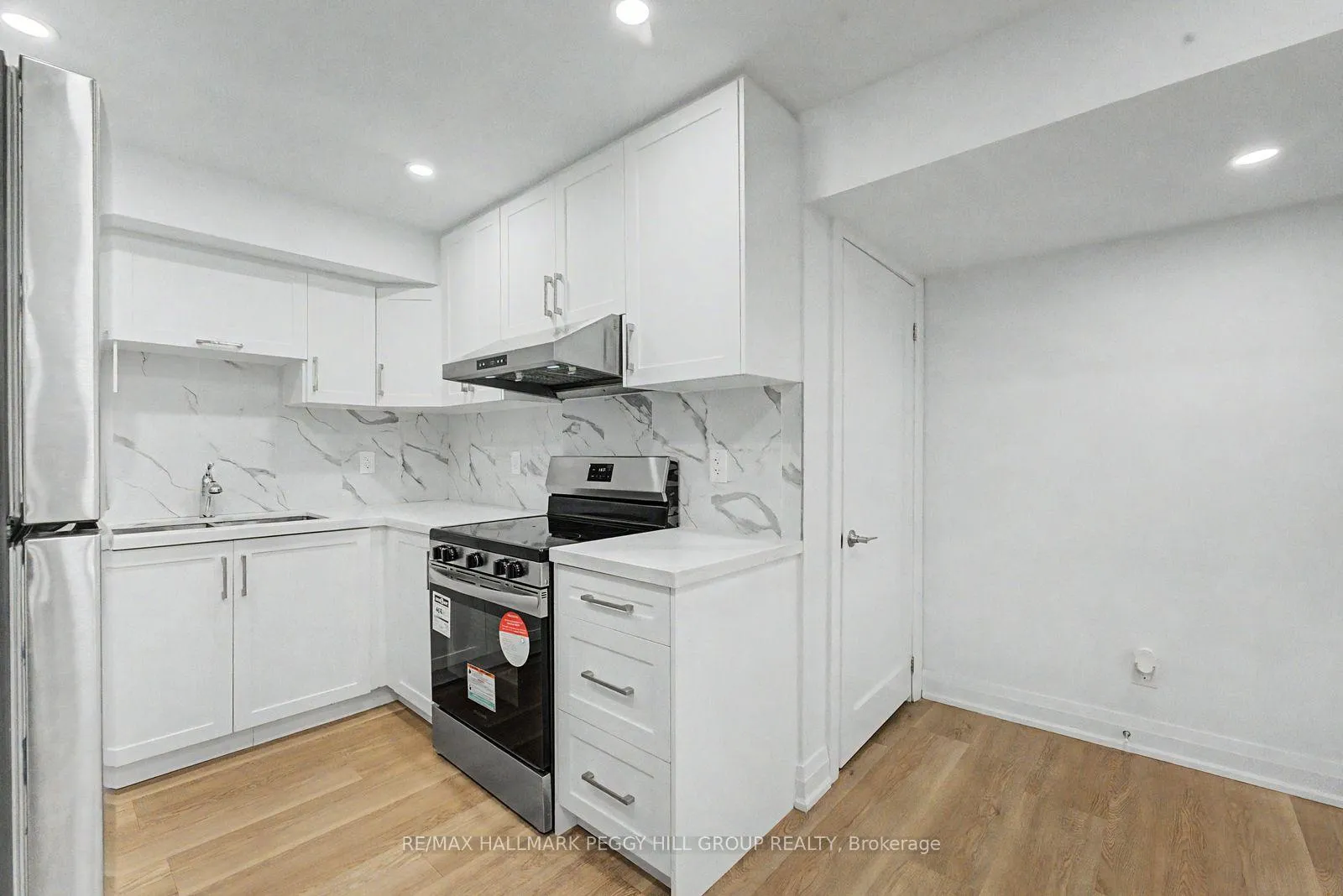 Photo 5 of Unit Lower, 76 Nottingham Road, Barrie, Rural Barrie Southeast — HOMEH