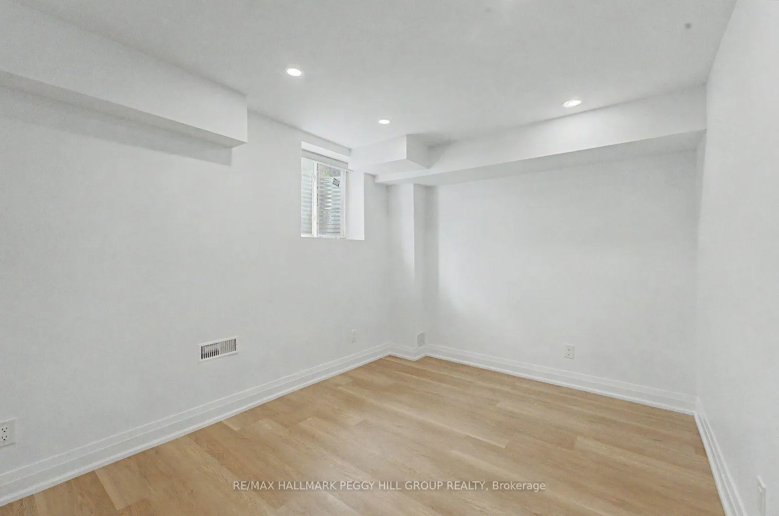 Photo 7 of Unit Lower, 76 Nottingham Road, Barrie, Rural Barrie Southeast — HOMEH
