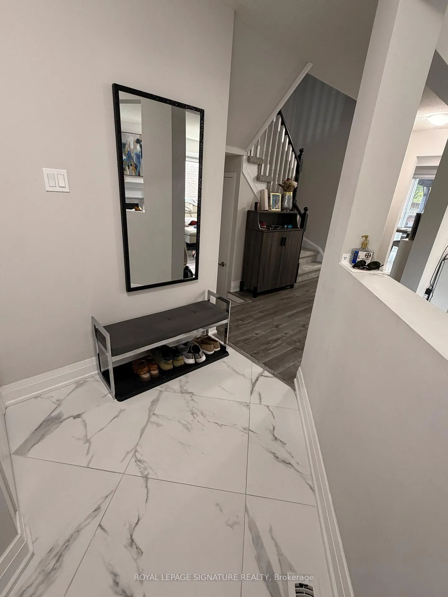 Photo 4 of 118 Athabaska Road, Barrie, Holly — HOMEH
