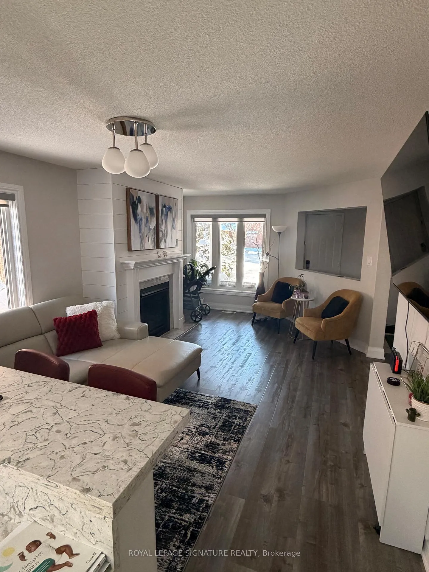 Photo 6 of 118 Athabaska Road, Barrie, Holly — HOMEH
