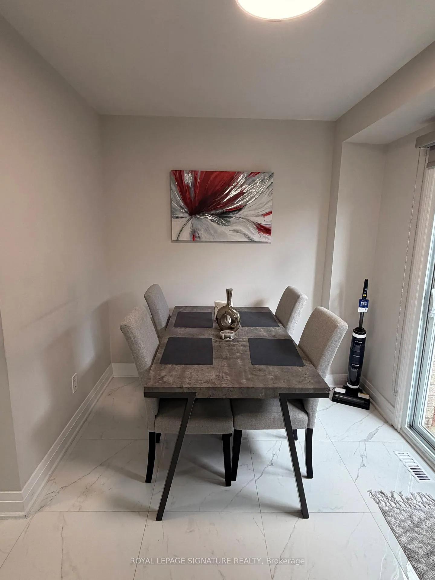 Photo 11 of 118 Athabaska Road, Barrie, Holly — HOMEH
