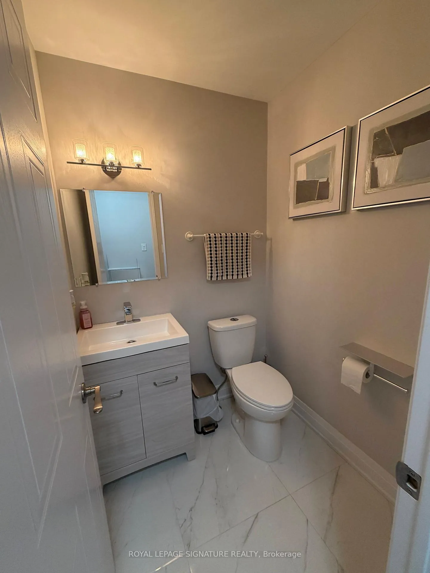 Photo 15 of 118 Athabaska Road, Barrie, Holly — HOMEH