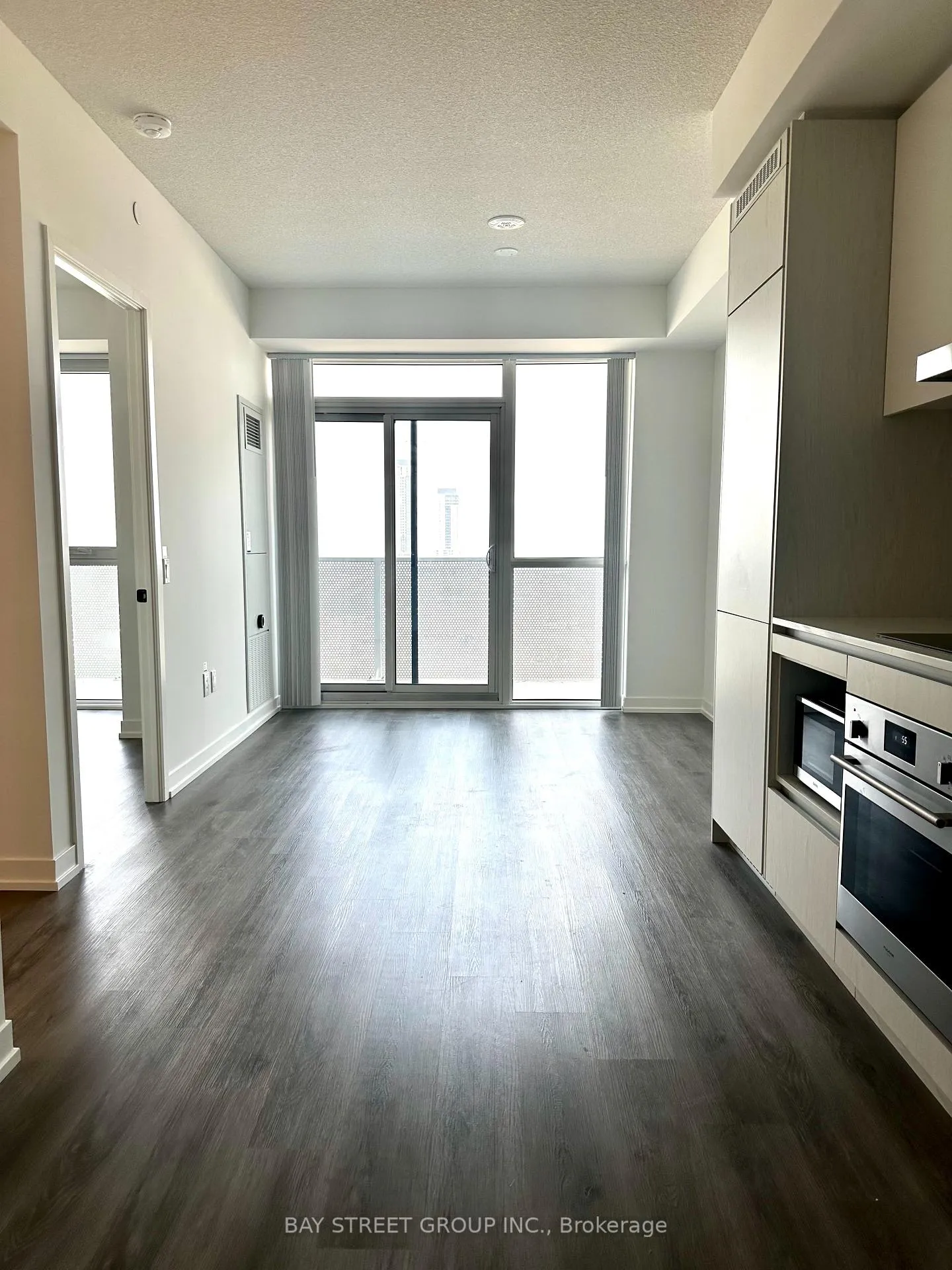 Photo 2 of Unit 1608, 28 Interchange Way, Vaughan, Vaughan Corporate Centre — HOMEH