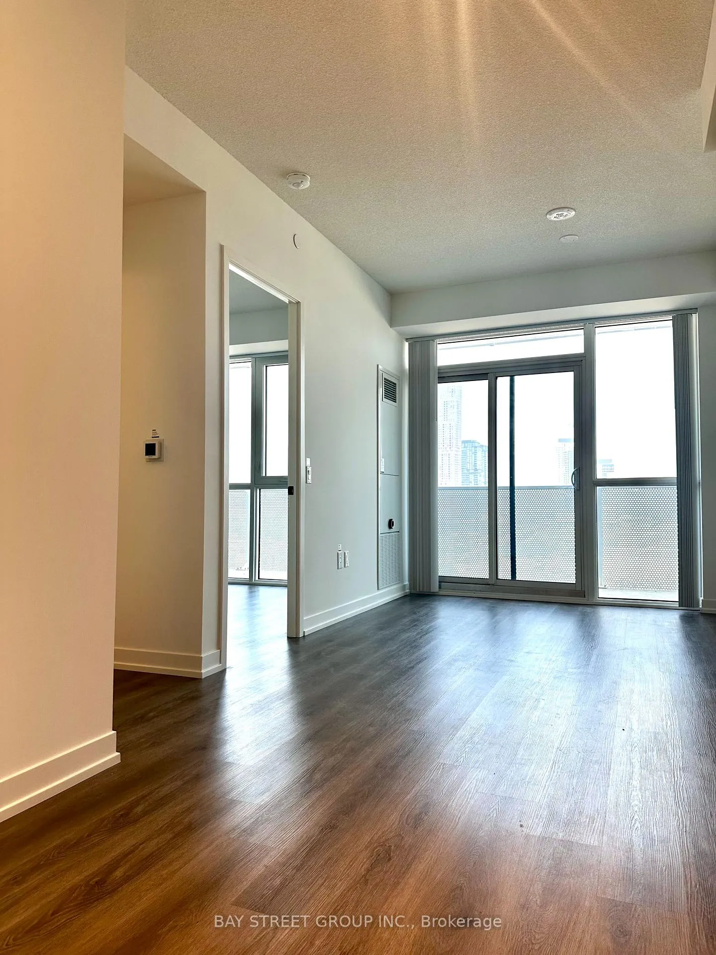 Photo 3 of Unit 1608, 28 Interchange Way, Vaughan, Vaughan Corporate Centre — HOMEH
