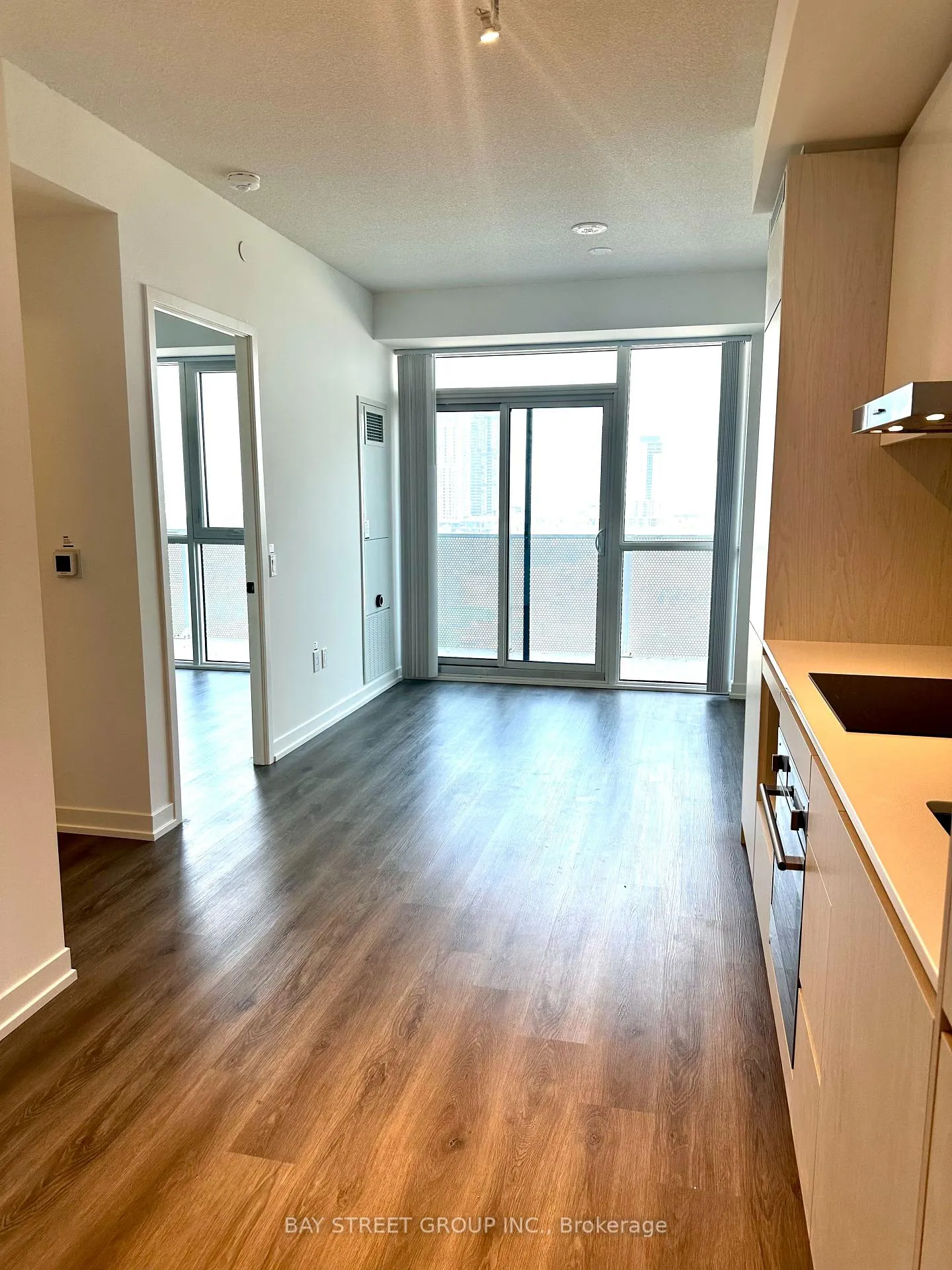 Photo 7 of Unit 1608, 28 Interchange Way, Vaughan, Vaughan Corporate Centre — HOMEH