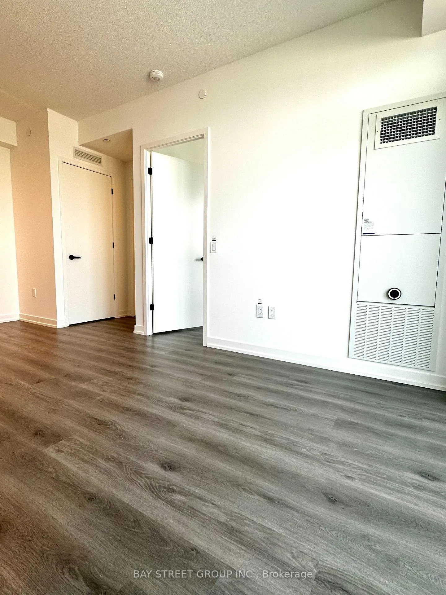 Photo 10 of Unit 1608, 28 Interchange Way, Vaughan, Vaughan Corporate Centre — HOMEH