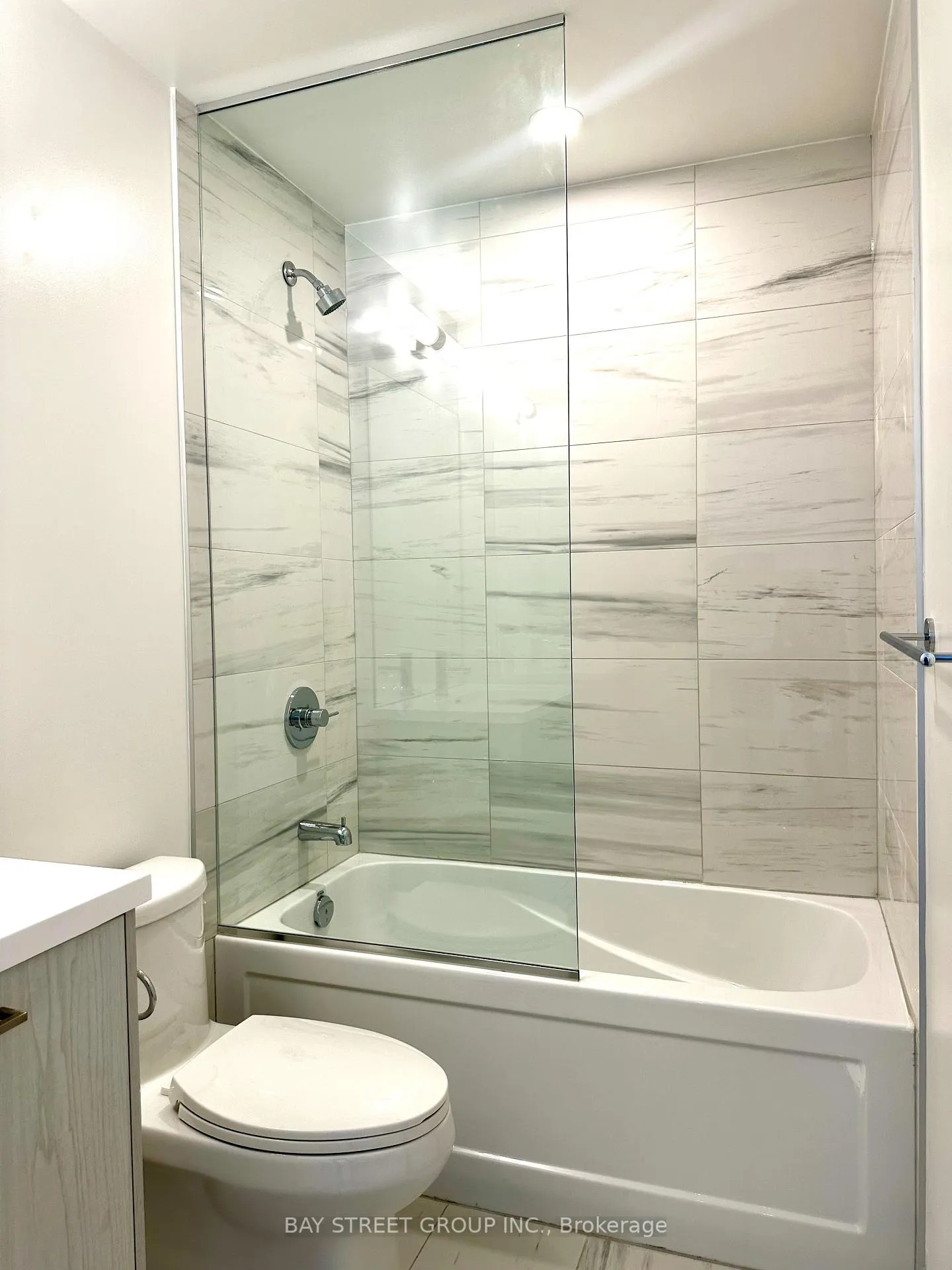 Photo 11 of Unit 1608, 28 Interchange Way, Vaughan, Vaughan Corporate Centre — HOMEH