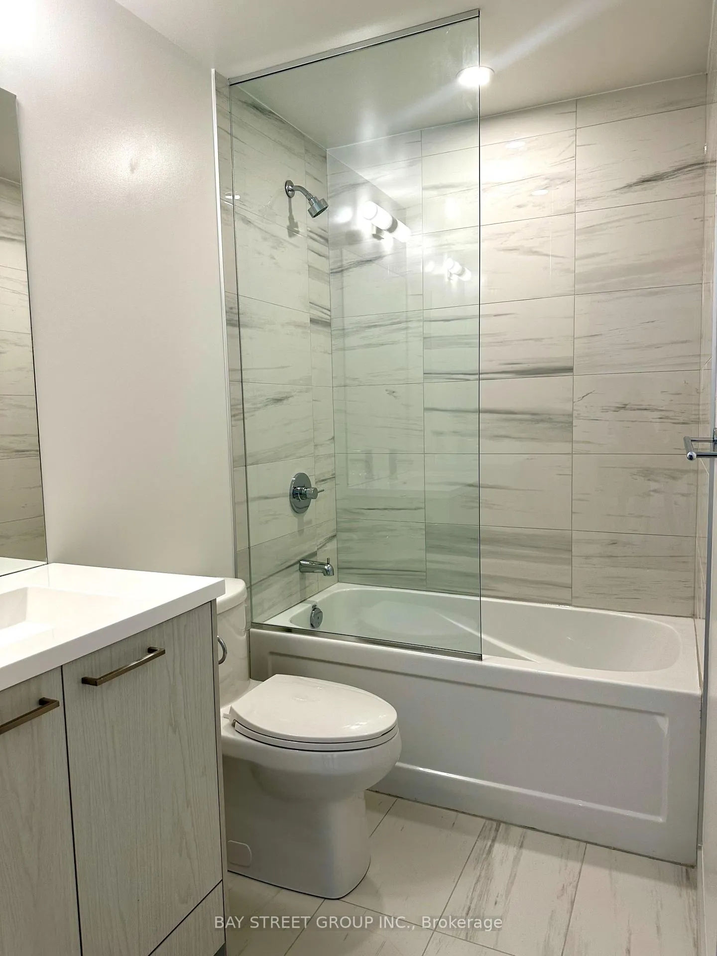 Photo 14 of Unit 1608, 28 Interchange Way, Vaughan, Vaughan Corporate Centre — HOMEH