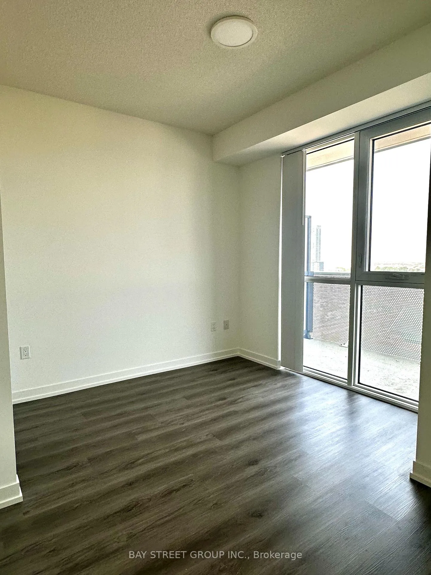 Photo 16 of Unit 1608, 28 Interchange Way, Vaughan, Vaughan Corporate Centre — HOMEH