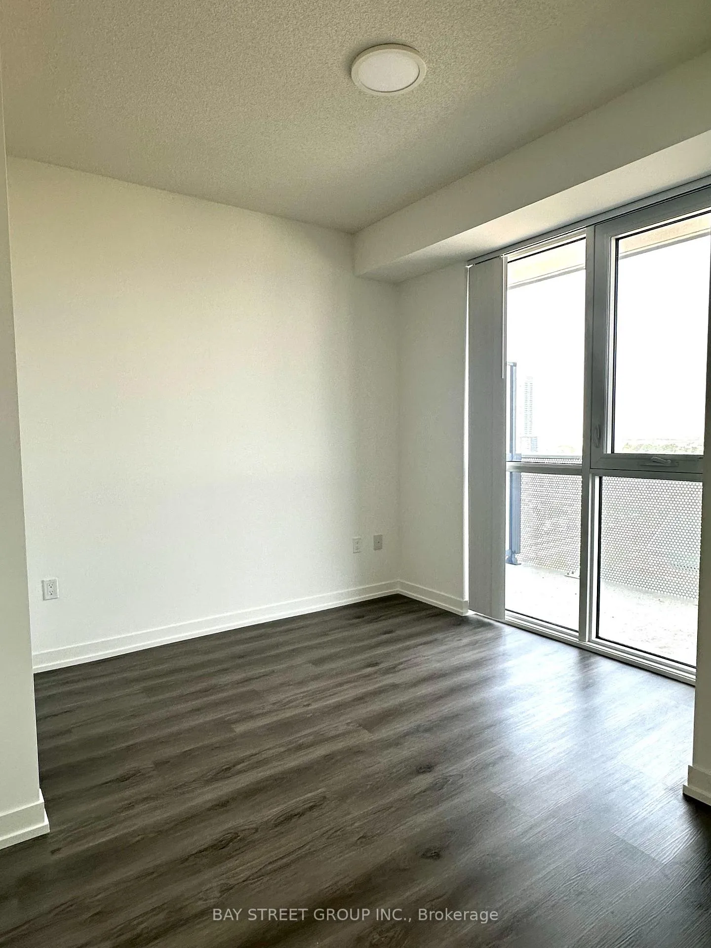 Photo 17 of Unit 1608, 28 Interchange Way, Vaughan, Vaughan Corporate Centre — HOMEH