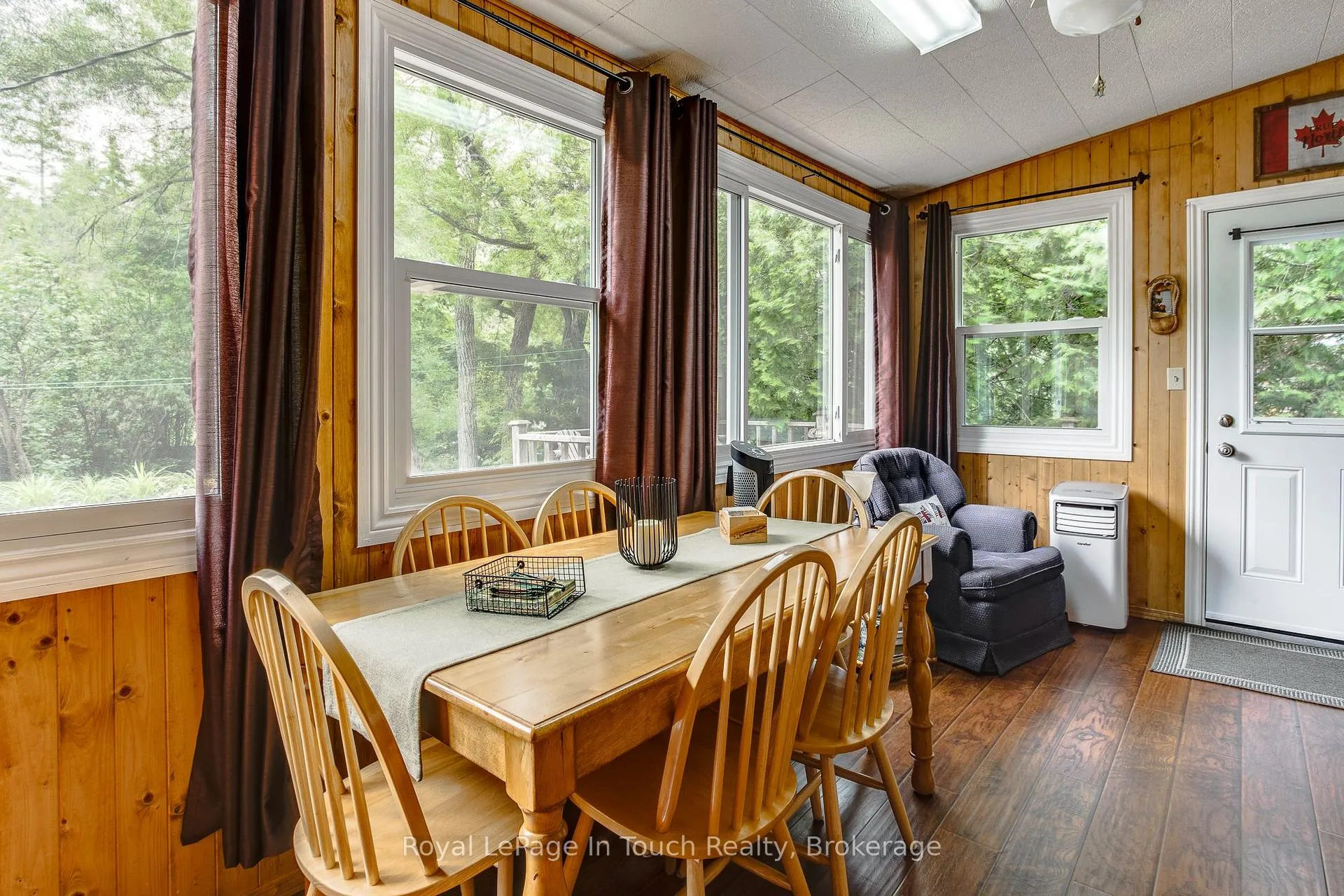 Photo 19 of 9 Earldom Boulevard, Tay, Port McNicoll — HOMEH