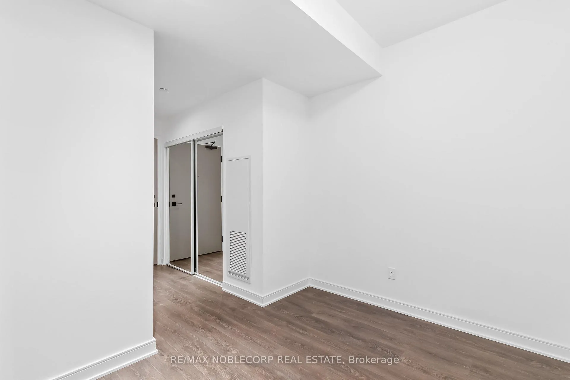 Photo 9 of Unit 919, 60 Tannery Road, Toronto, Waterfront Communities — HOMEH