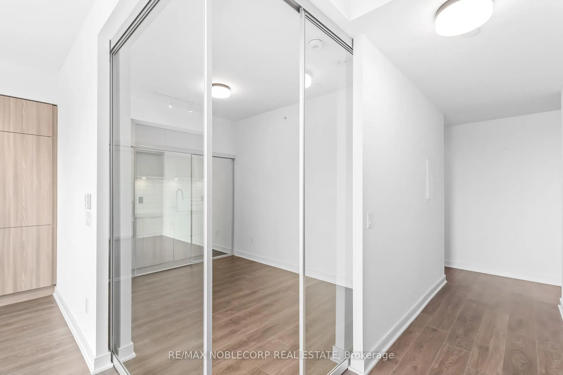 Photo 17 of Unit 919, 60 Tannery Road, Toronto, Waterfront Communities — HOMEH