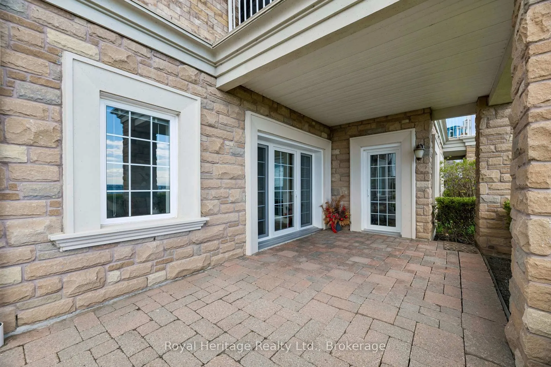 Photo 2 of Unit 101, 385 Lakebreeze Drive, Clarington, Newcastle — HOMEH