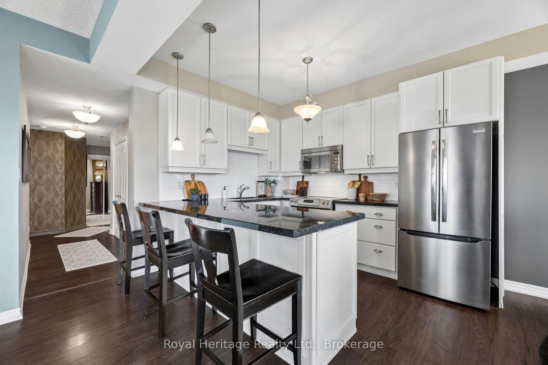 Photo 10 of Unit 101, 385 Lakebreeze Drive, Clarington, Newcastle — HOMEH
