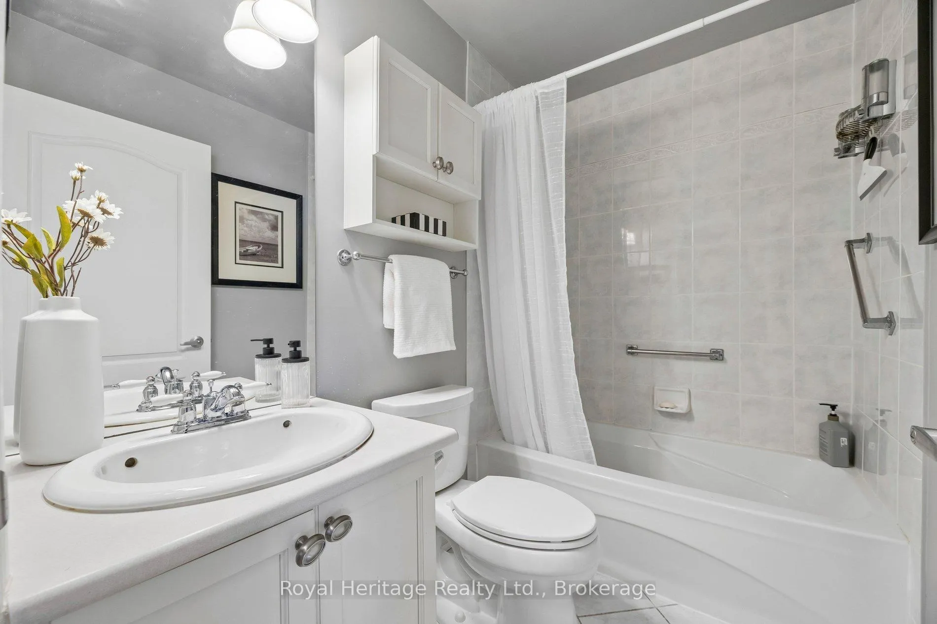 Photo 21 of Unit 101, 385 Lakebreeze Drive, Clarington, Newcastle — HOMEH