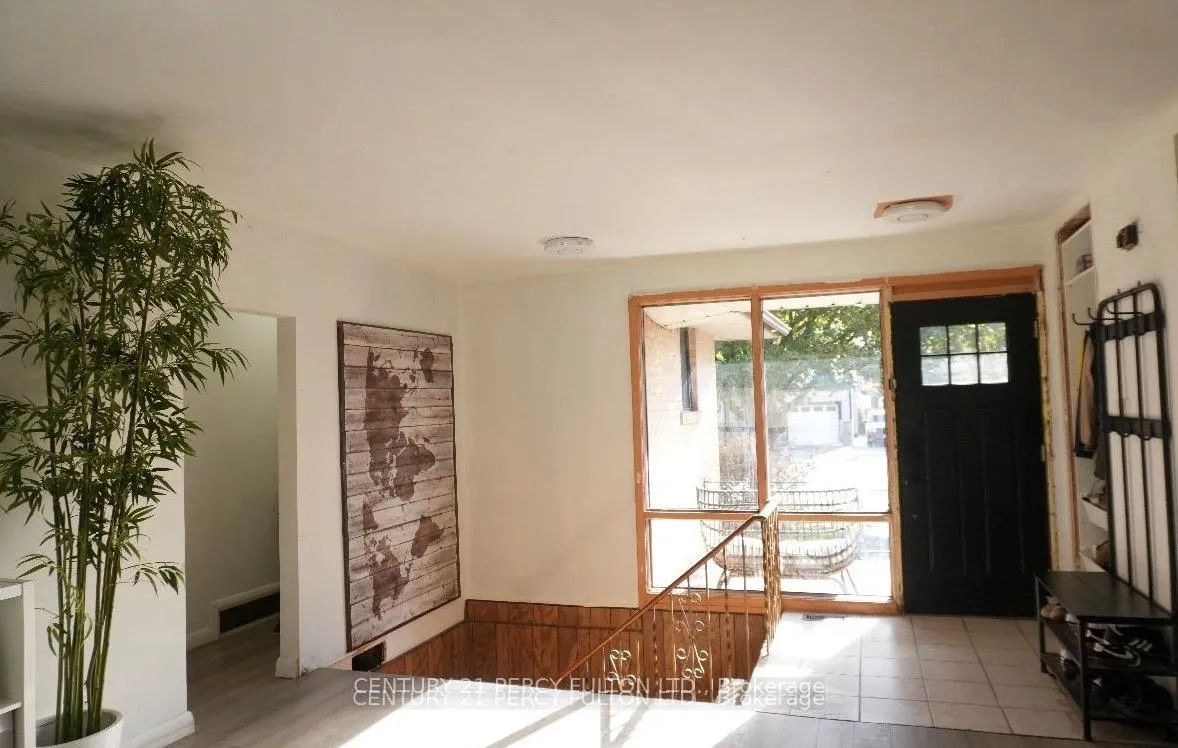 Photo 5 of 48 Campbell Drive, Brampton, Northwood Park — HOMEH