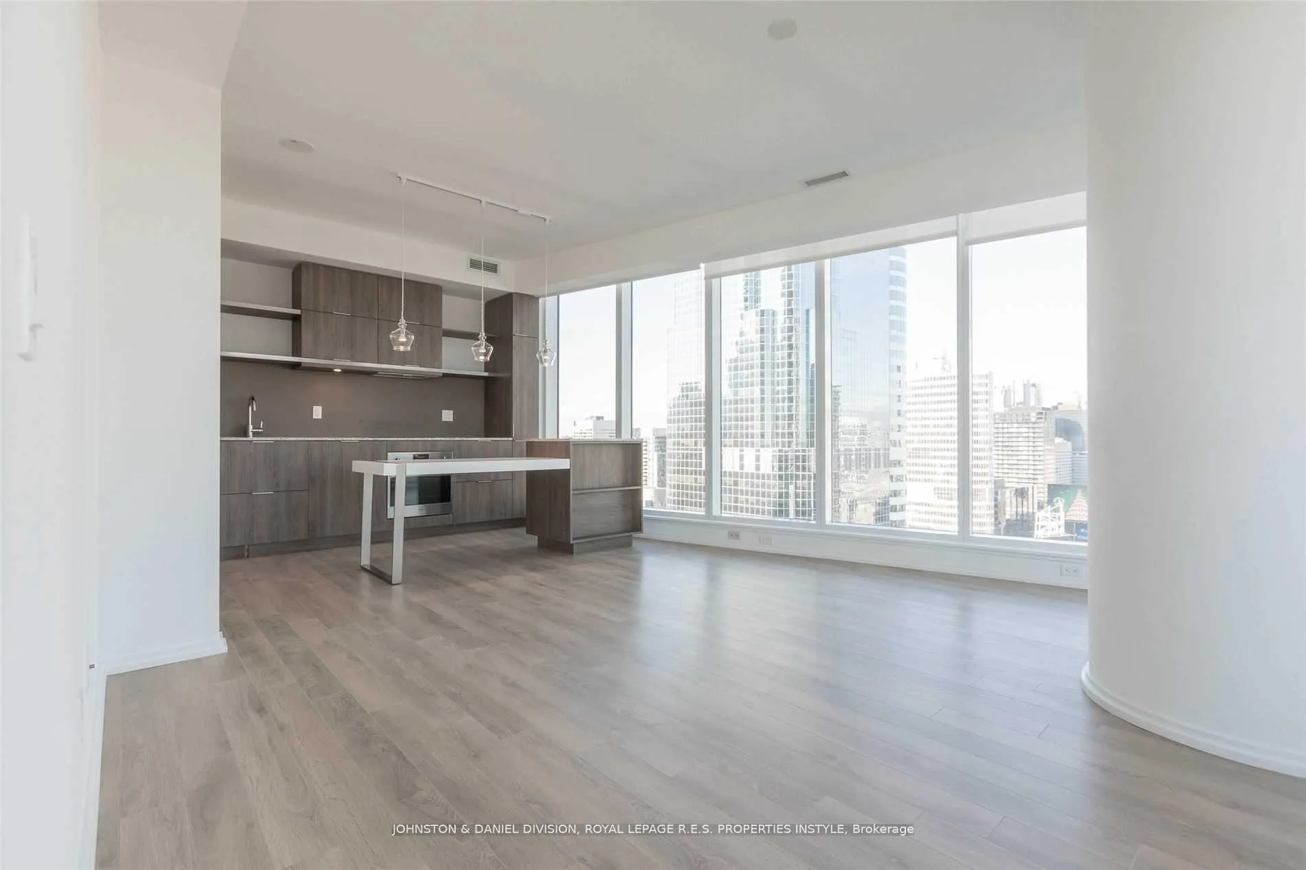 Photo 4 of Unit 2502, 197 Yonge Street, Toronto, Church-Yonge Corridor — HOMEH