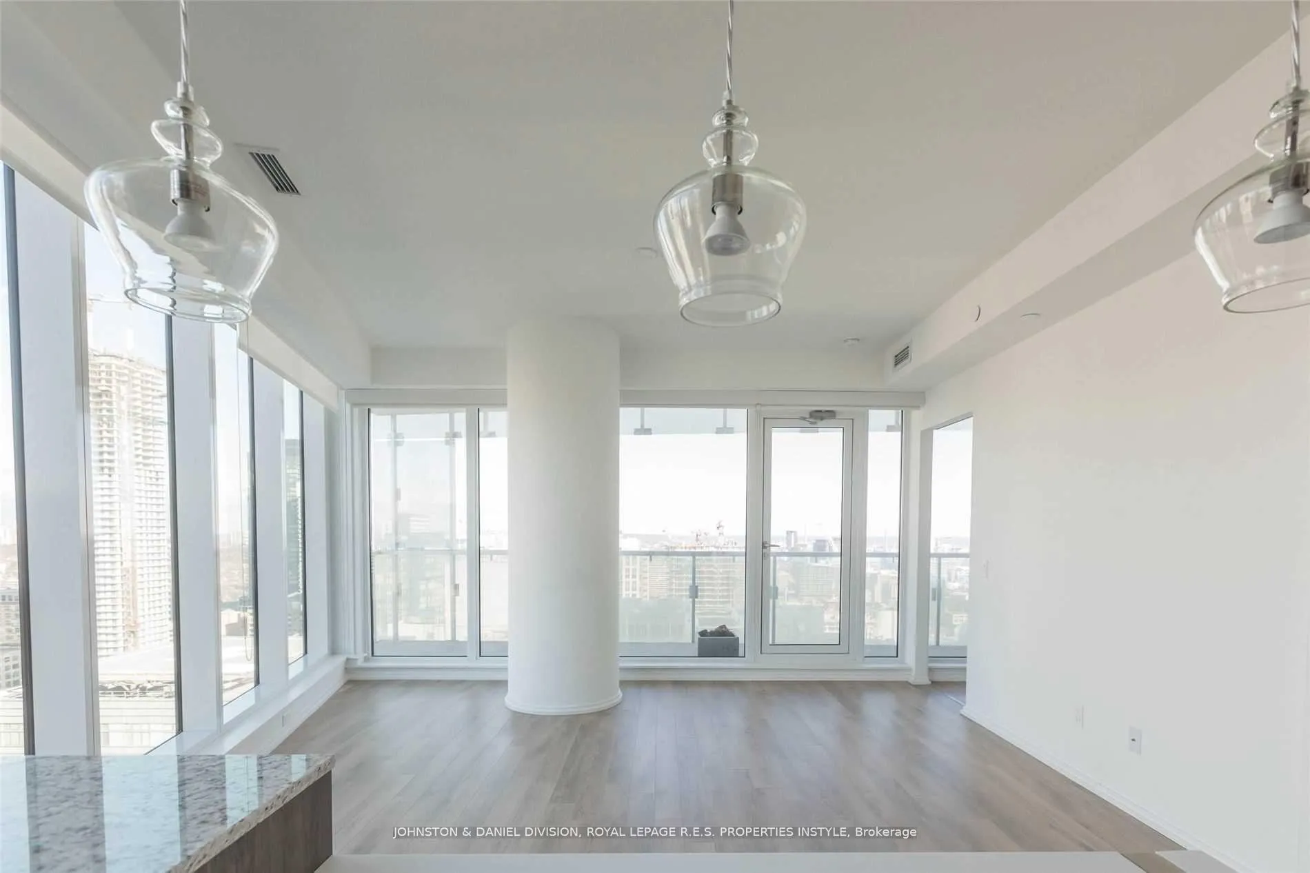 Photo 7 of Unit 2502, 197 Yonge Street, Toronto, Church-Yonge Corridor — HOMEH