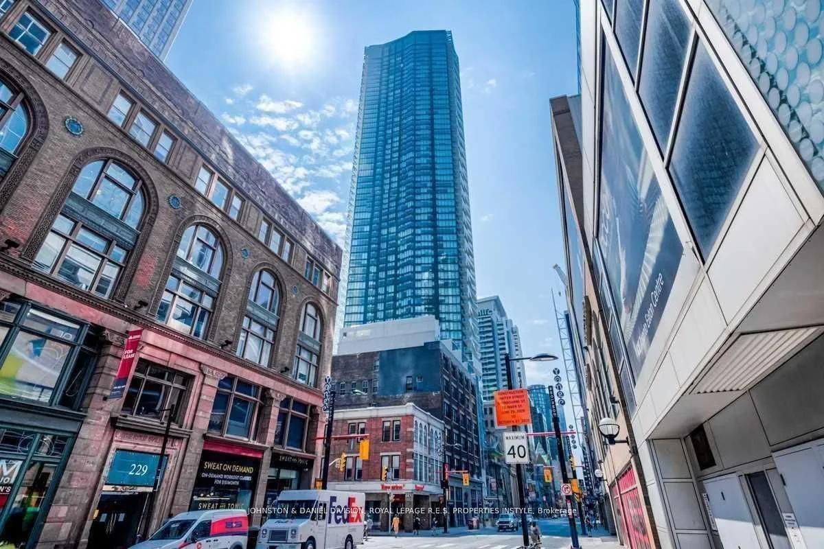 Photo 18 of Unit 2502, 197 Yonge Street, Toronto, Church-Yonge Corridor — HOMEH