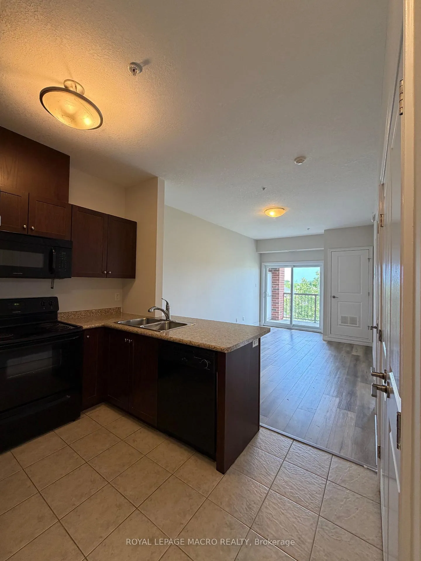 Photo 3 of Unit 312, 3200 Regional Road 56, Hamilton, Binbrook — HOMEH